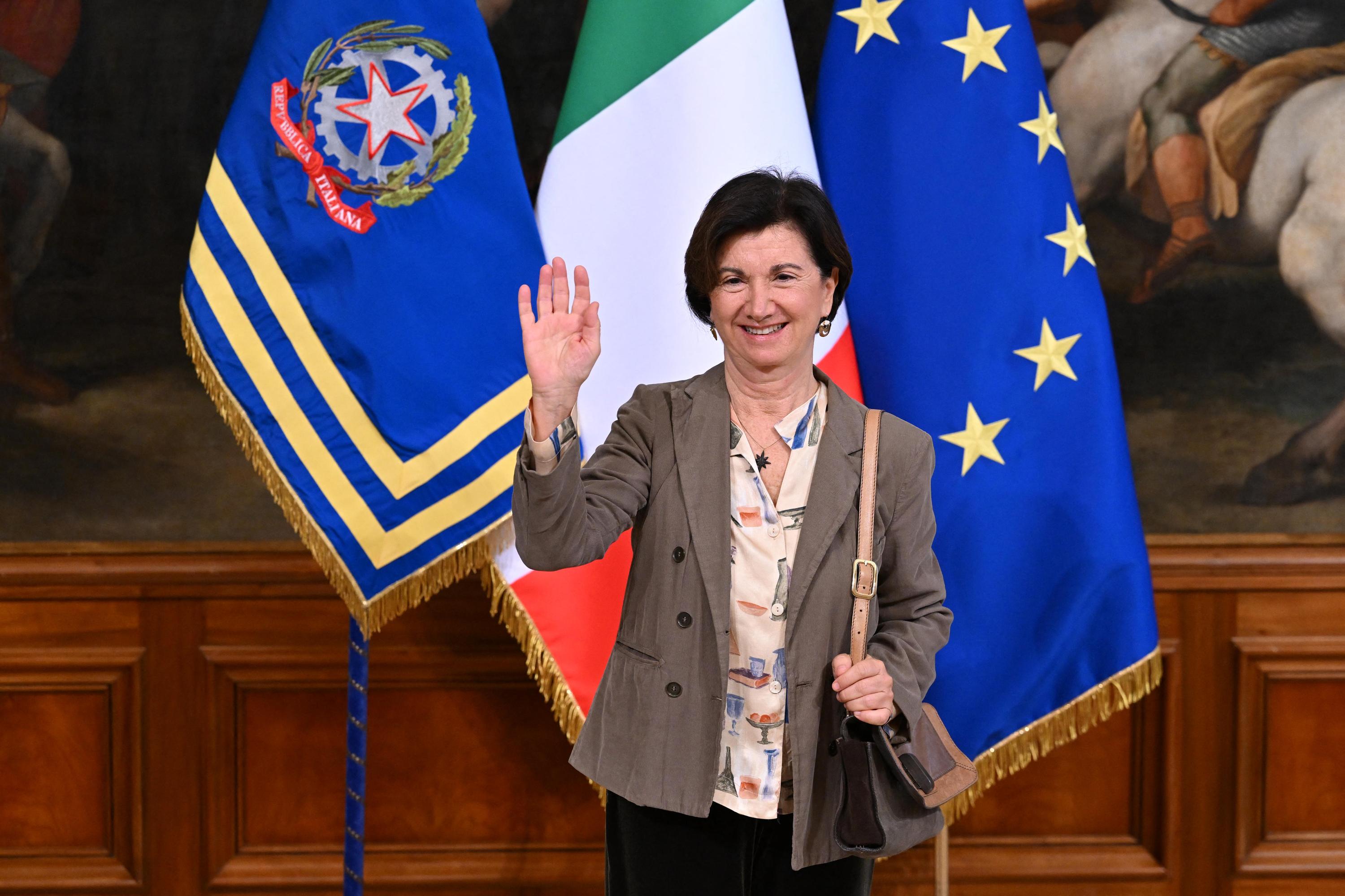 En Italie, la très conservatrice ministre de la famille prise pour cible sur les réseaux sociaux