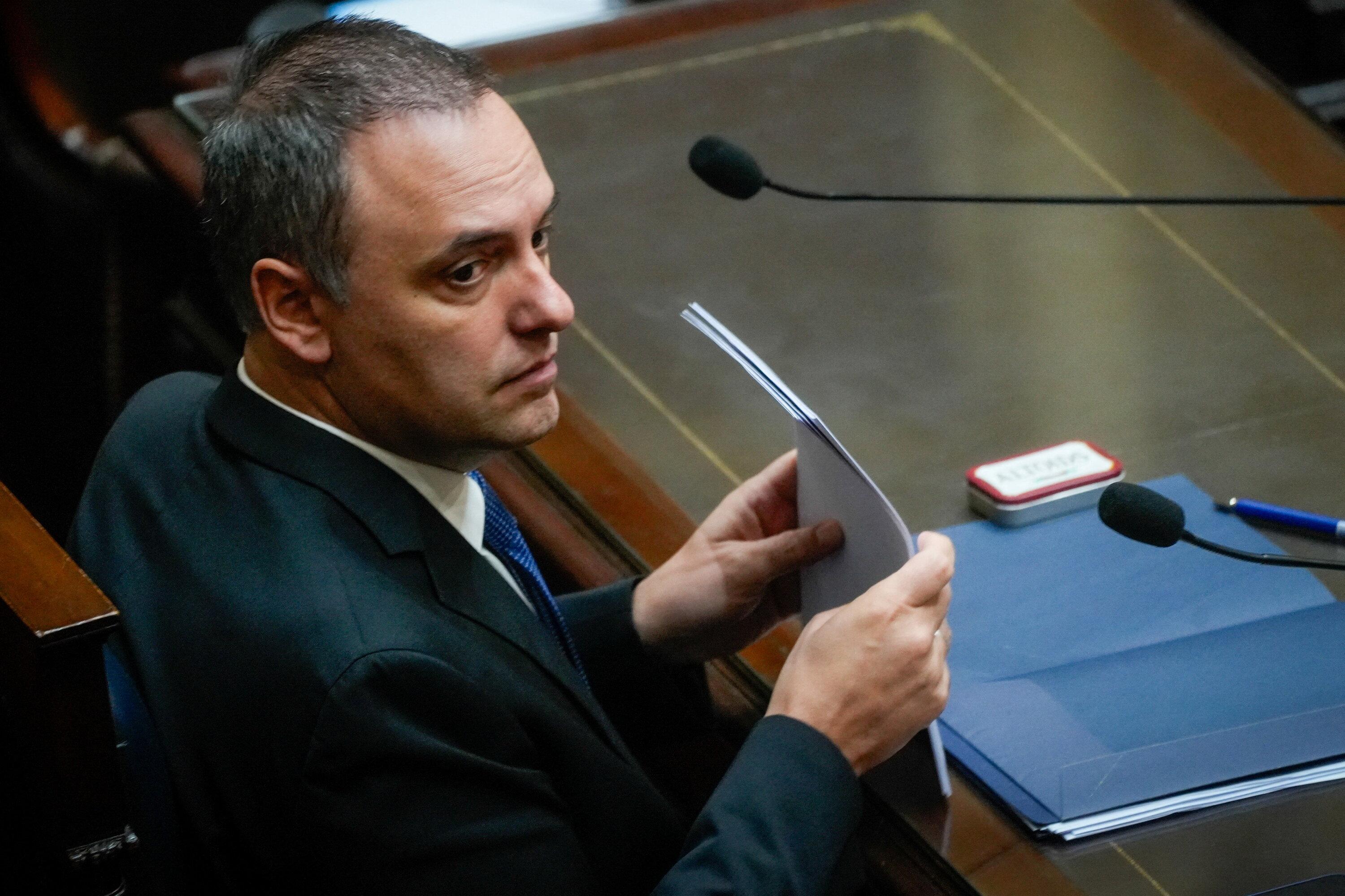 Argentine : accusé d’enrichissement illicite, le « premier ministre » de Javier Milei poussé à la démission