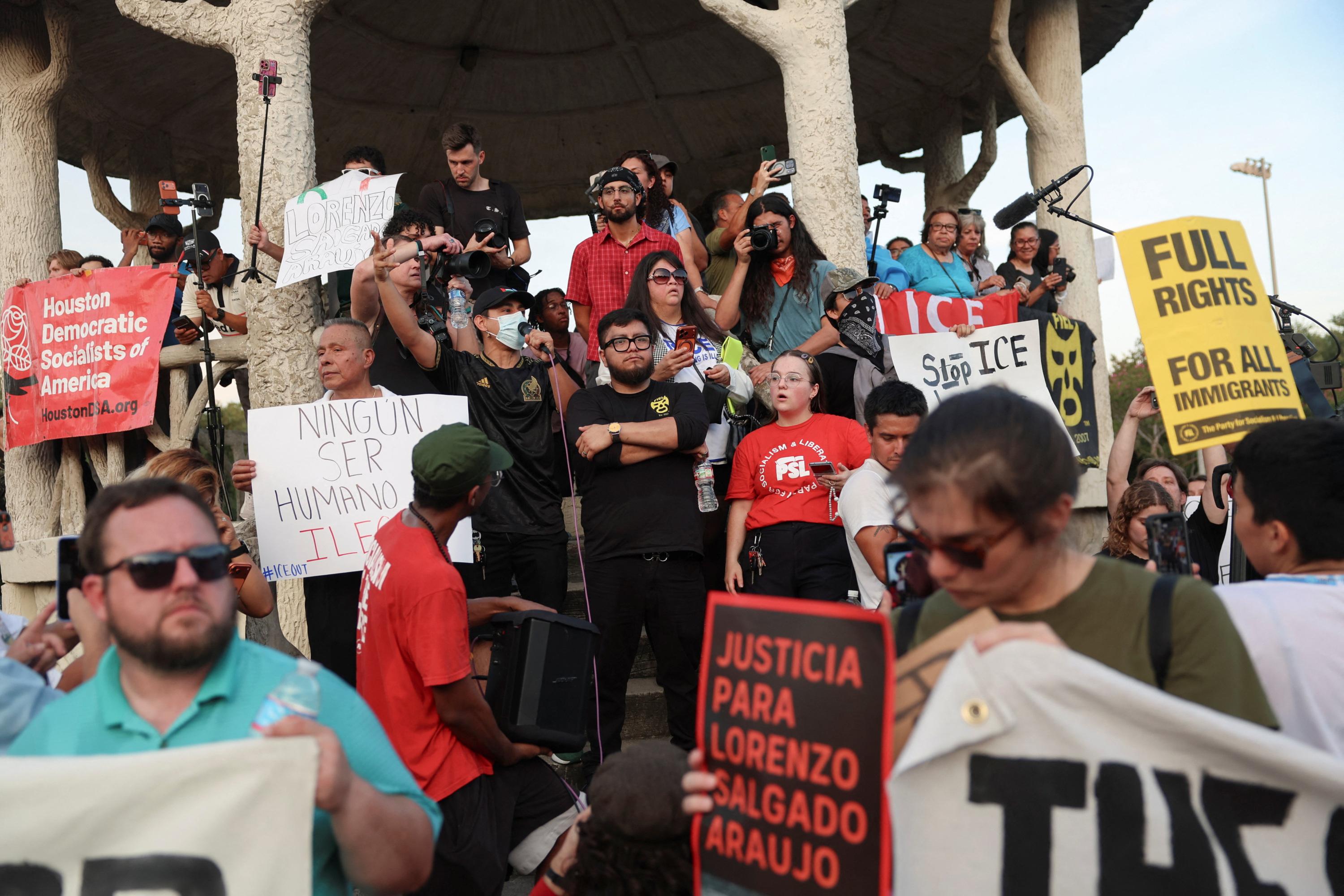 Mexicain tué par l'ICE au Texas : des témoins contredisent la version du policier américain
