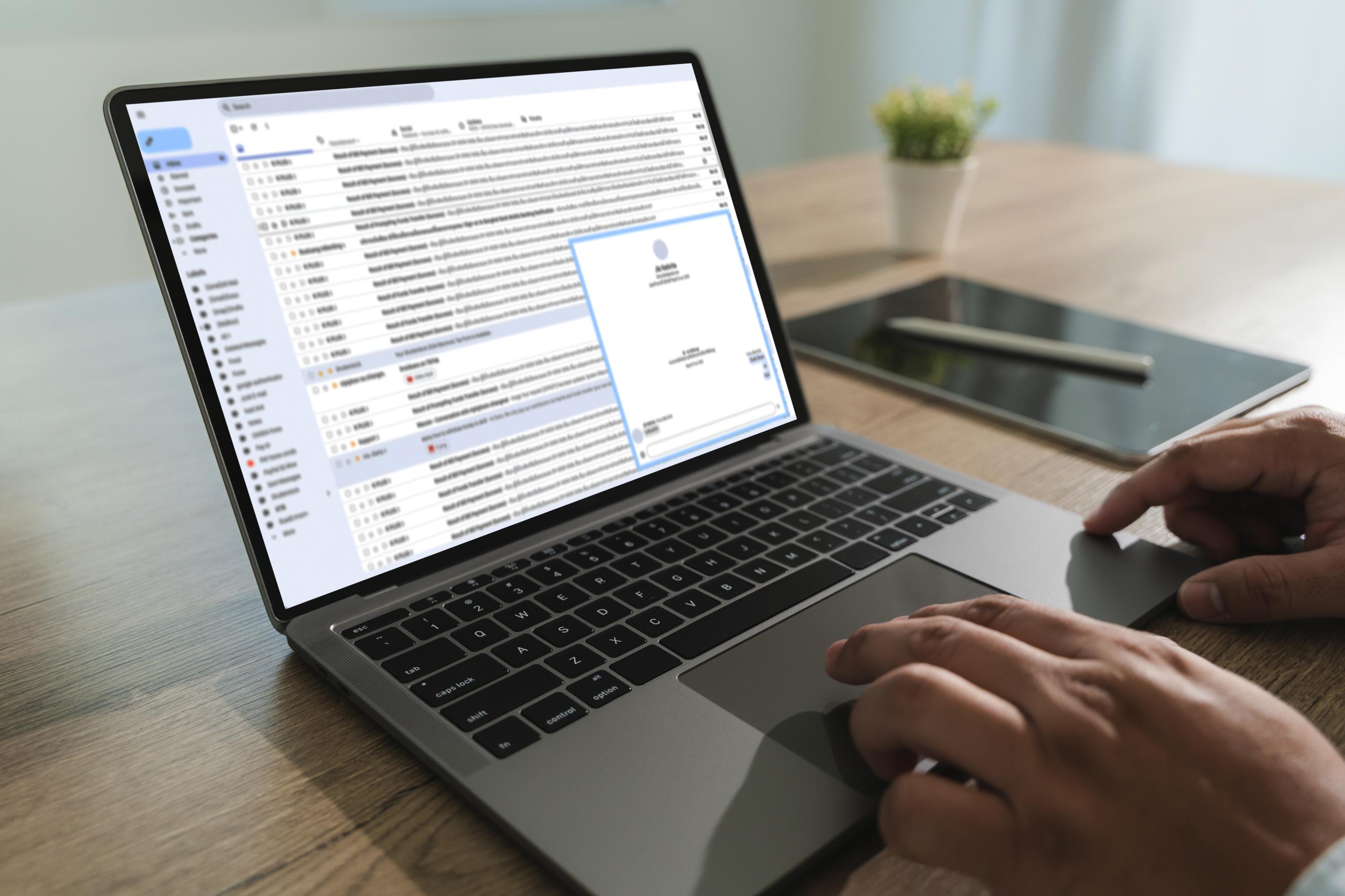 «Information relative au suivi de nos communications» : pourquoi votre boîte mail est envahie par ce type de messages?