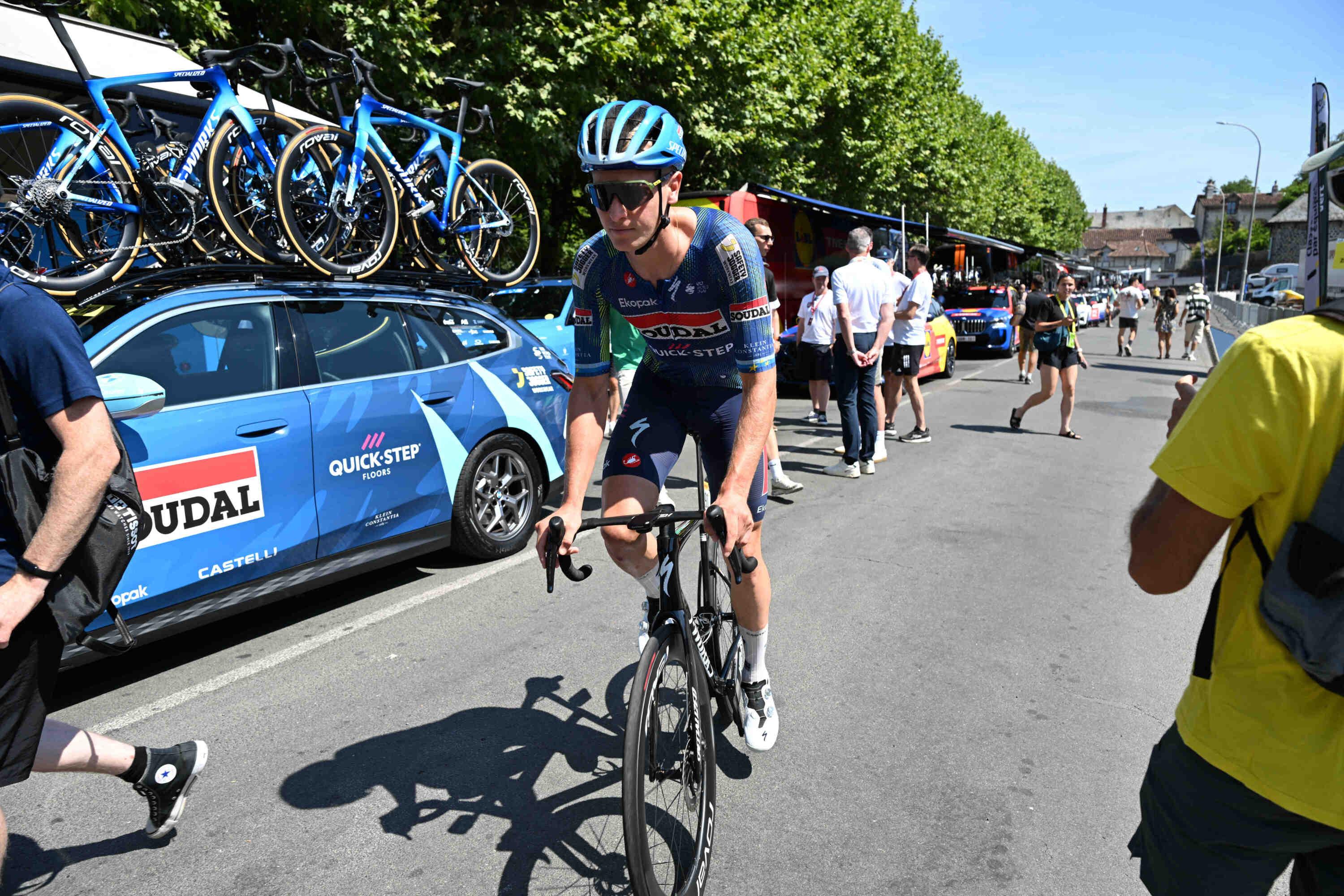 EN DIRECT - Tour de France : après le départ sur le circuit automobile de Nevers Magny-Cours, les sprinters et Merlier (encore) attendus... Suivez la 12e étape