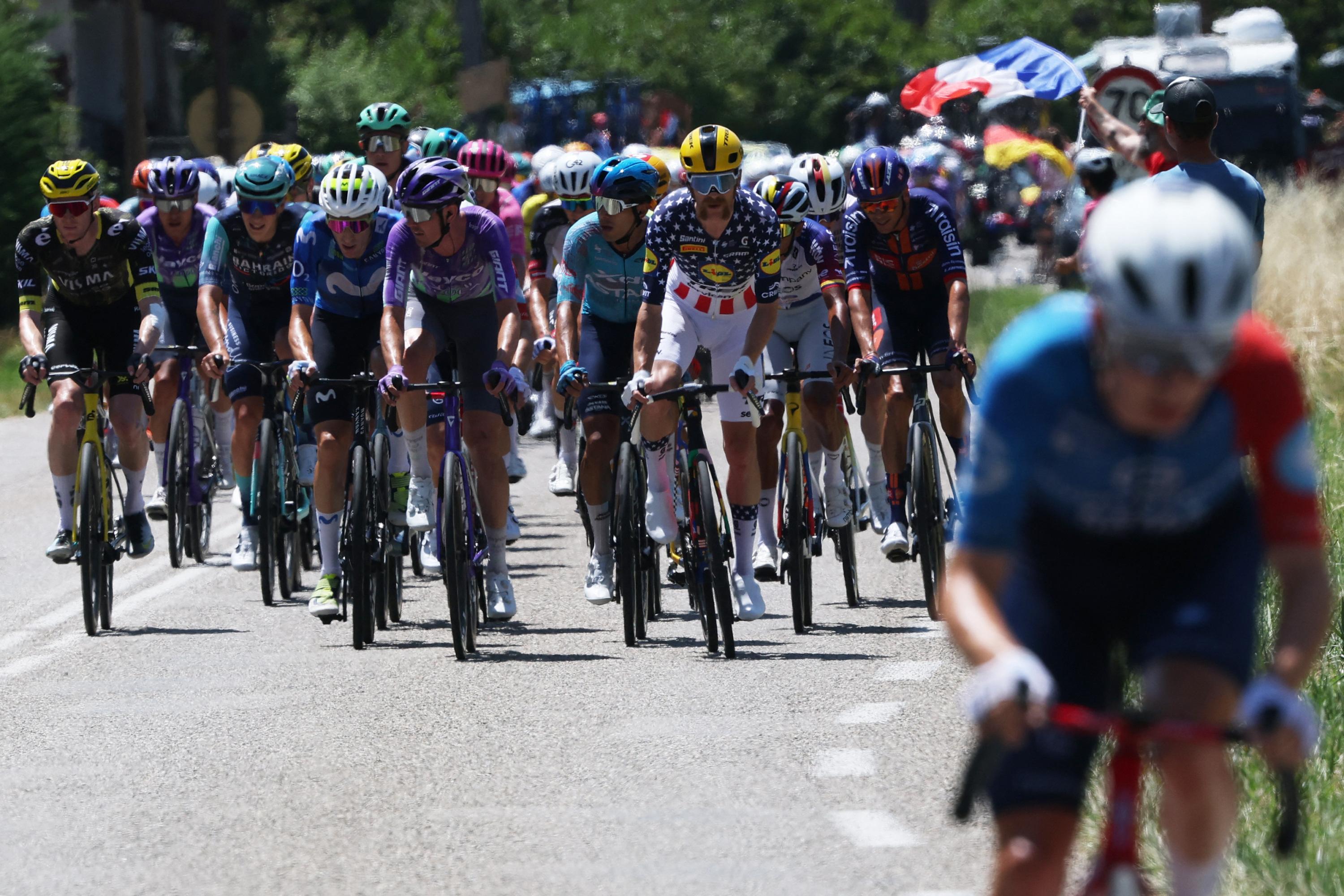 EN DIRECT - Tour de France : les cadors à l’avant, des baroudeurs costauds attendus à Voiron... Suivez la 17e étape
