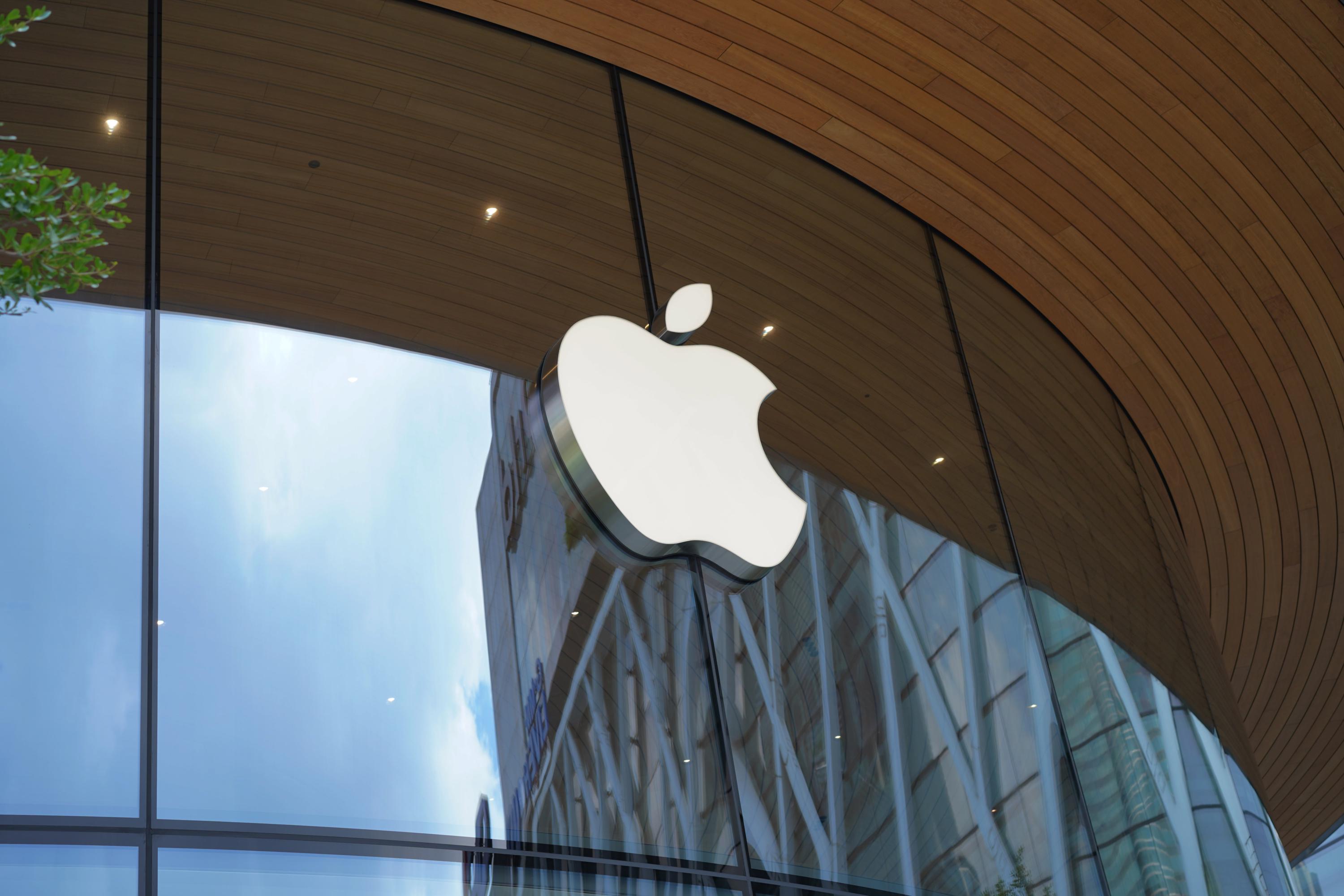 Aidé par le remboursement des droits de douane, Apple dépasse ses prévisions financières mais le titre dévisse en Bourse