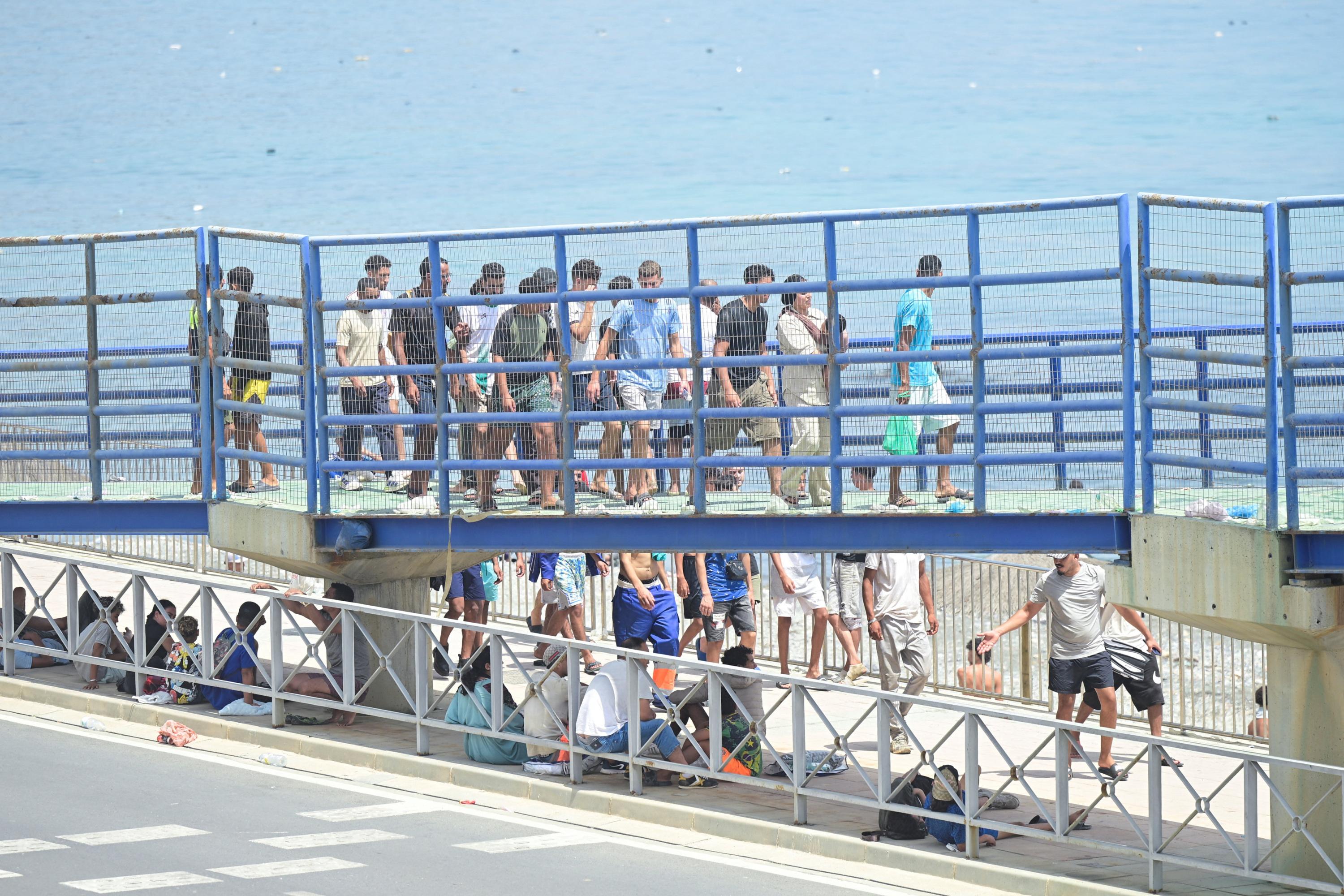 EN DIRECT - Vague migratoire à Ceuta : plus de 48.000 migrants déjà rentrés au Maroc, annonce le gouvernement espagnol