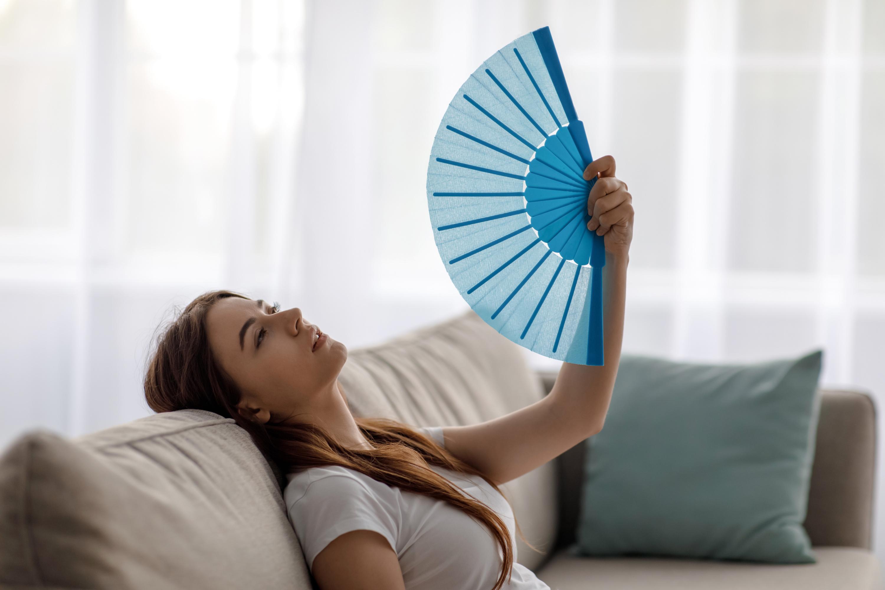 Canicule : 92 % des 18-24 ans souffrent de la chaleur dans leur logement, cette génération est la plus exposée