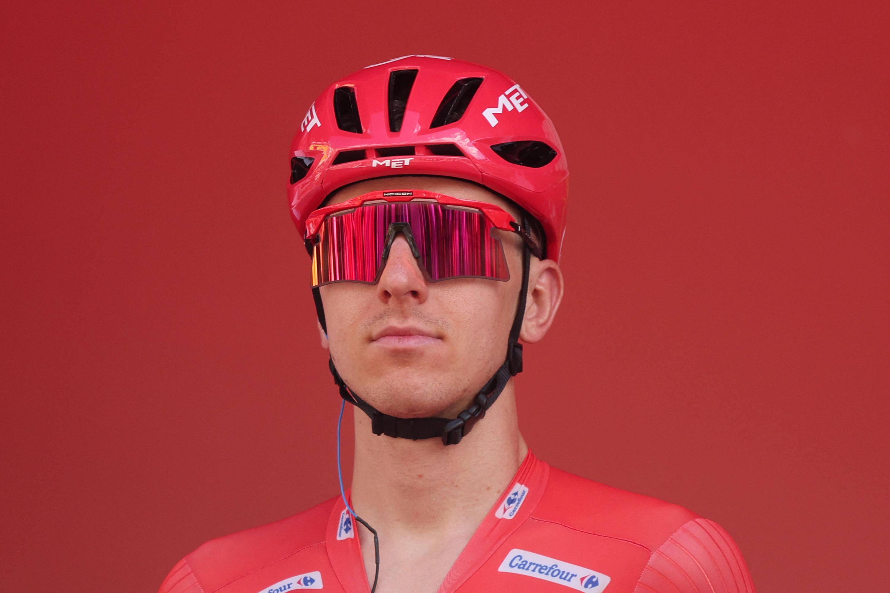 Tour d’Espagne : Tadej Pogacar abandonne après une lourde chute, forte inquiétude pour le coureur slovène
