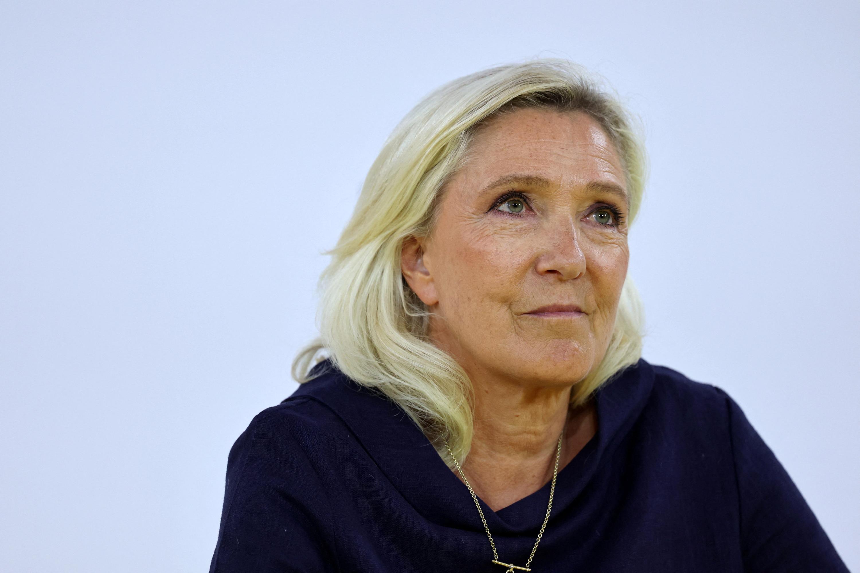 EN DIRECT - Présidentielle 2027 : Le logement sera «un des grands chantiers du quinquennat», promet Marine Le Pen