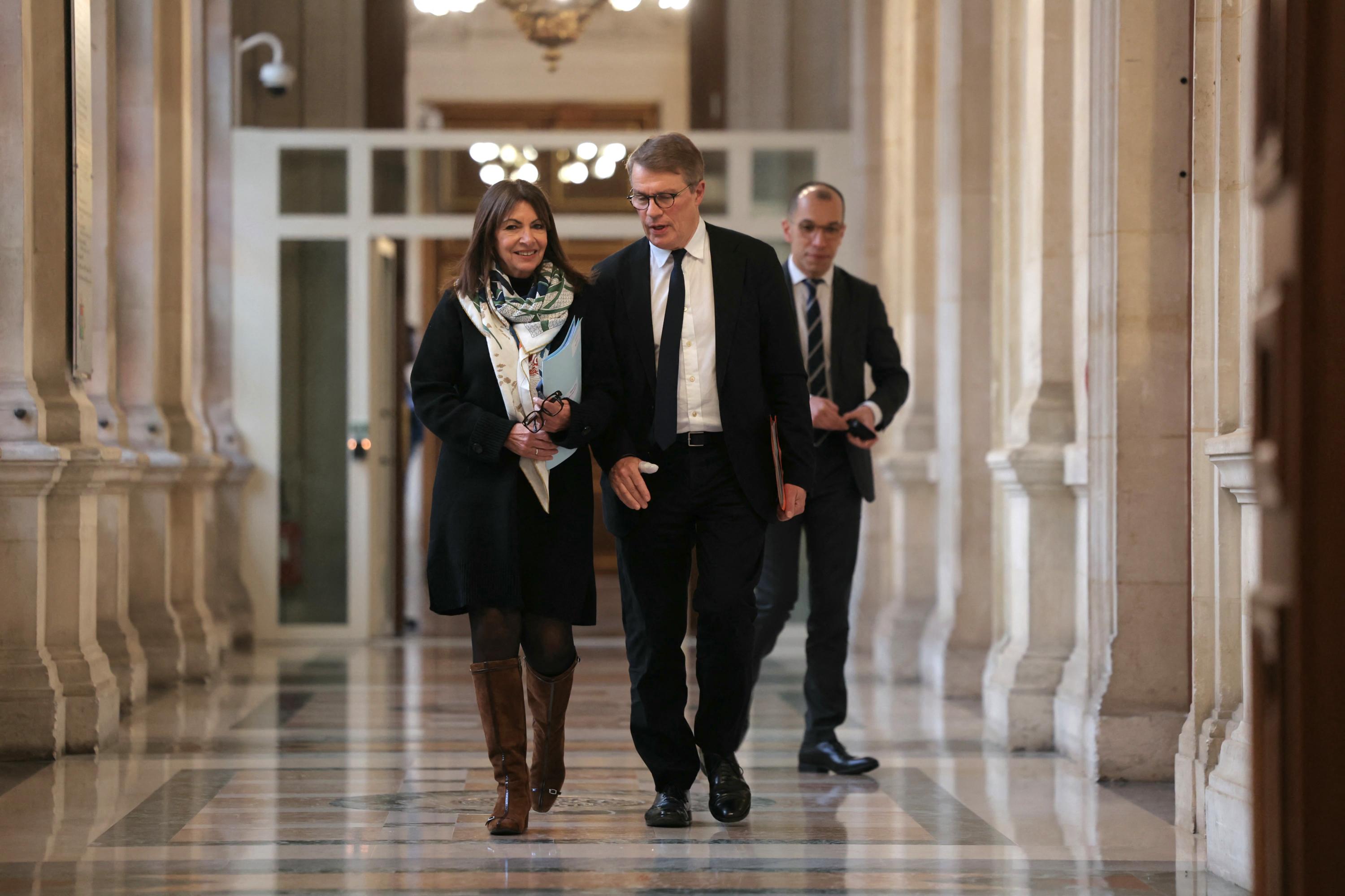 EN DIRECT - Violences sexuelles dans le périscolaire à Paris : Anne Hidalgo, Patrick Bloche auditionnés au Sénat