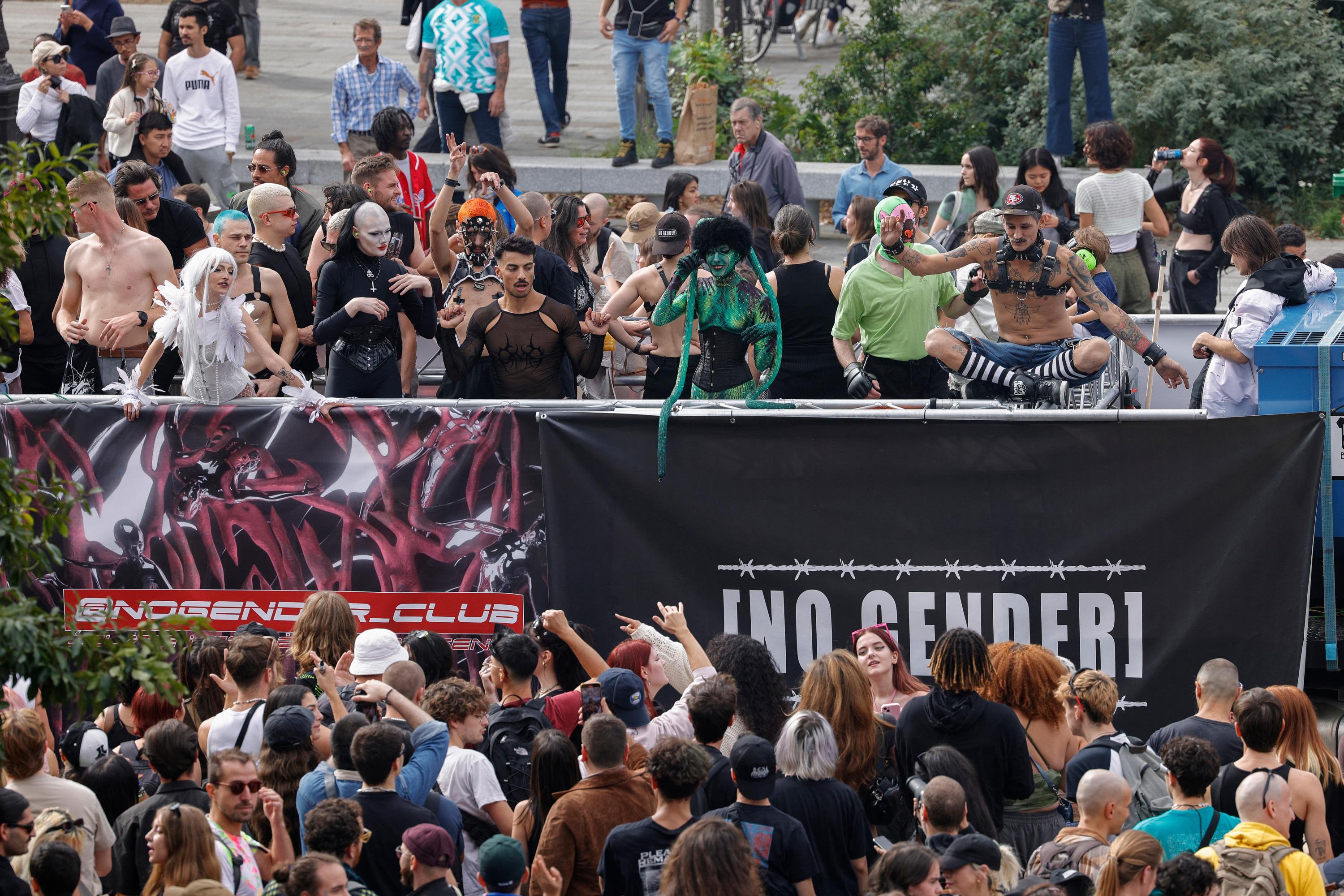 Pour sa 26e édition, la Techno Parade revient dans les rues de Paris aux rythmes des revendications