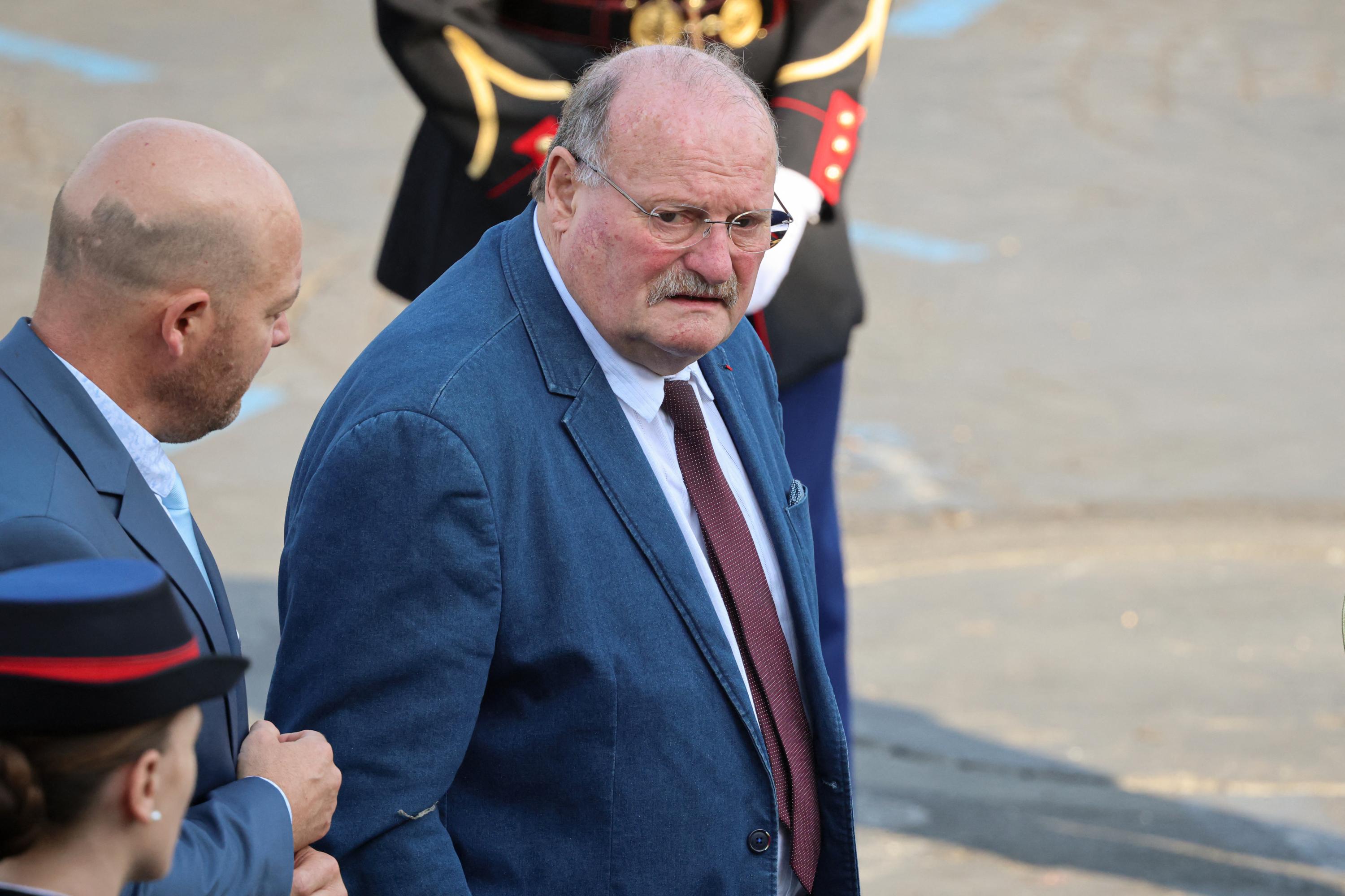 Le ministre délégué chargé de la ruralité va quitter le gouvernement