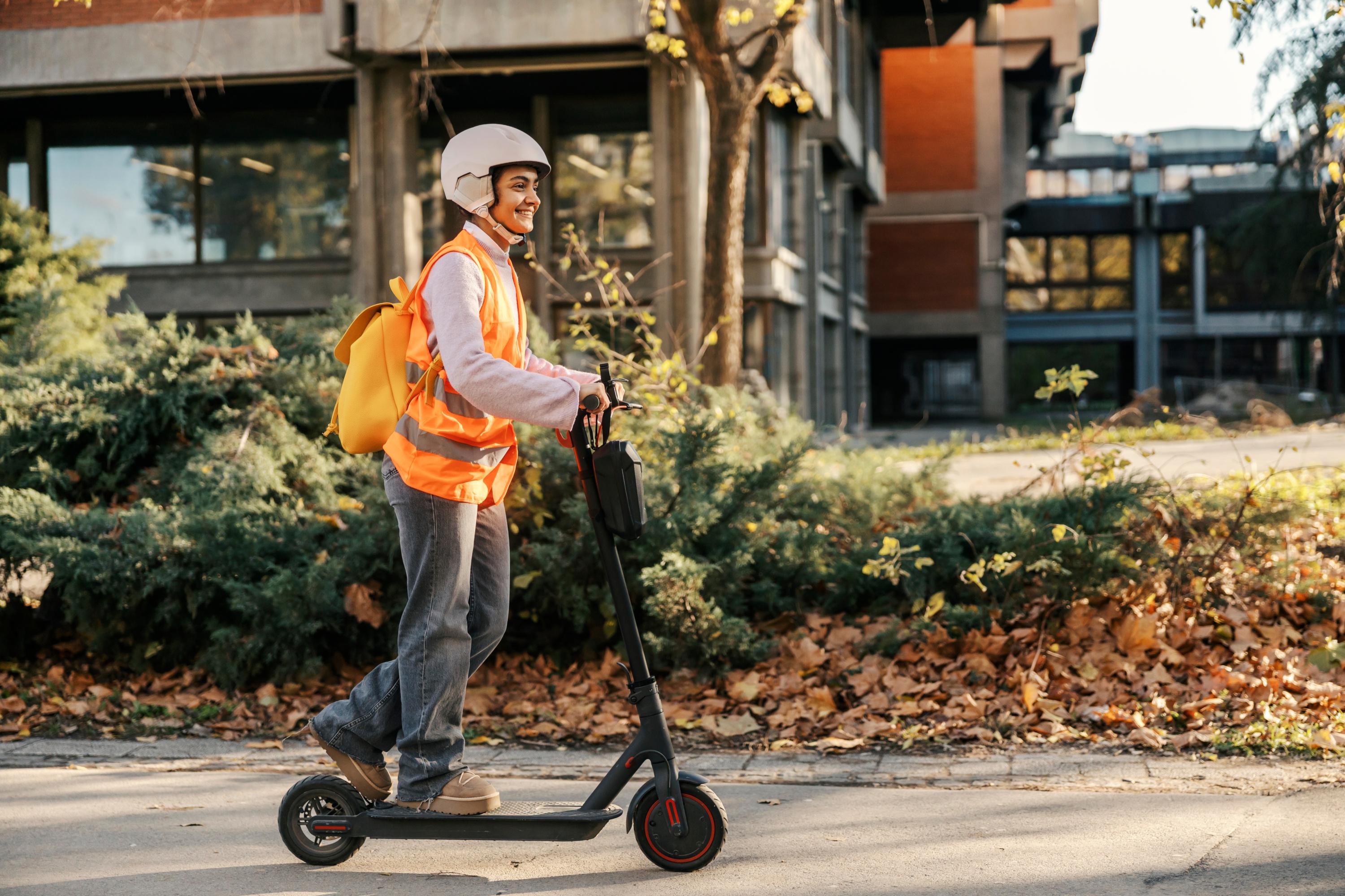 La Loire-Atlantique impose à son tour le port du casque et du gilet pour les trottinettes électriques