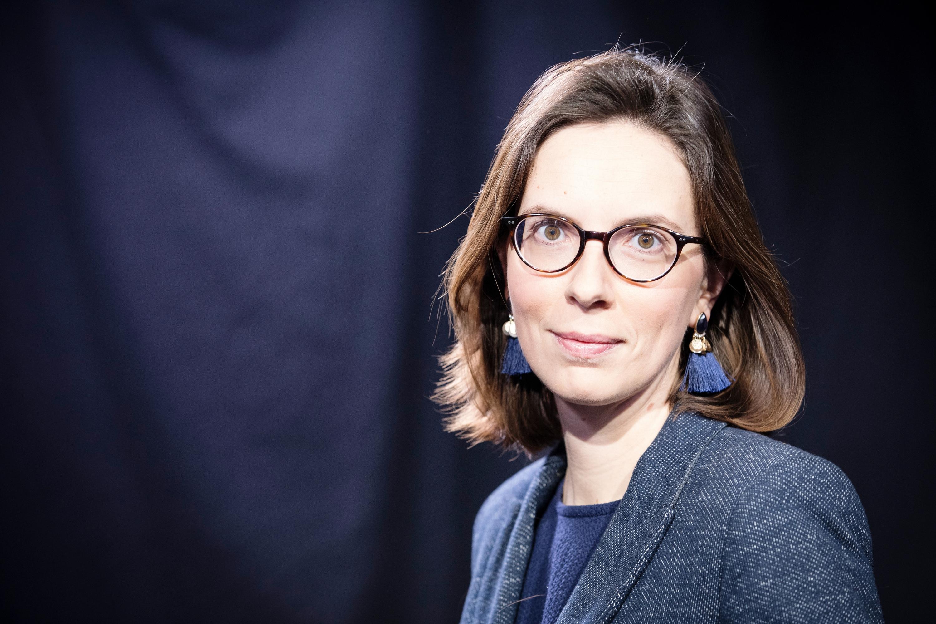 «On ne peut pas se le permettre» : l’absence de budget coûterait 15 milliards d’euros, prévient Amélie de Montchalin