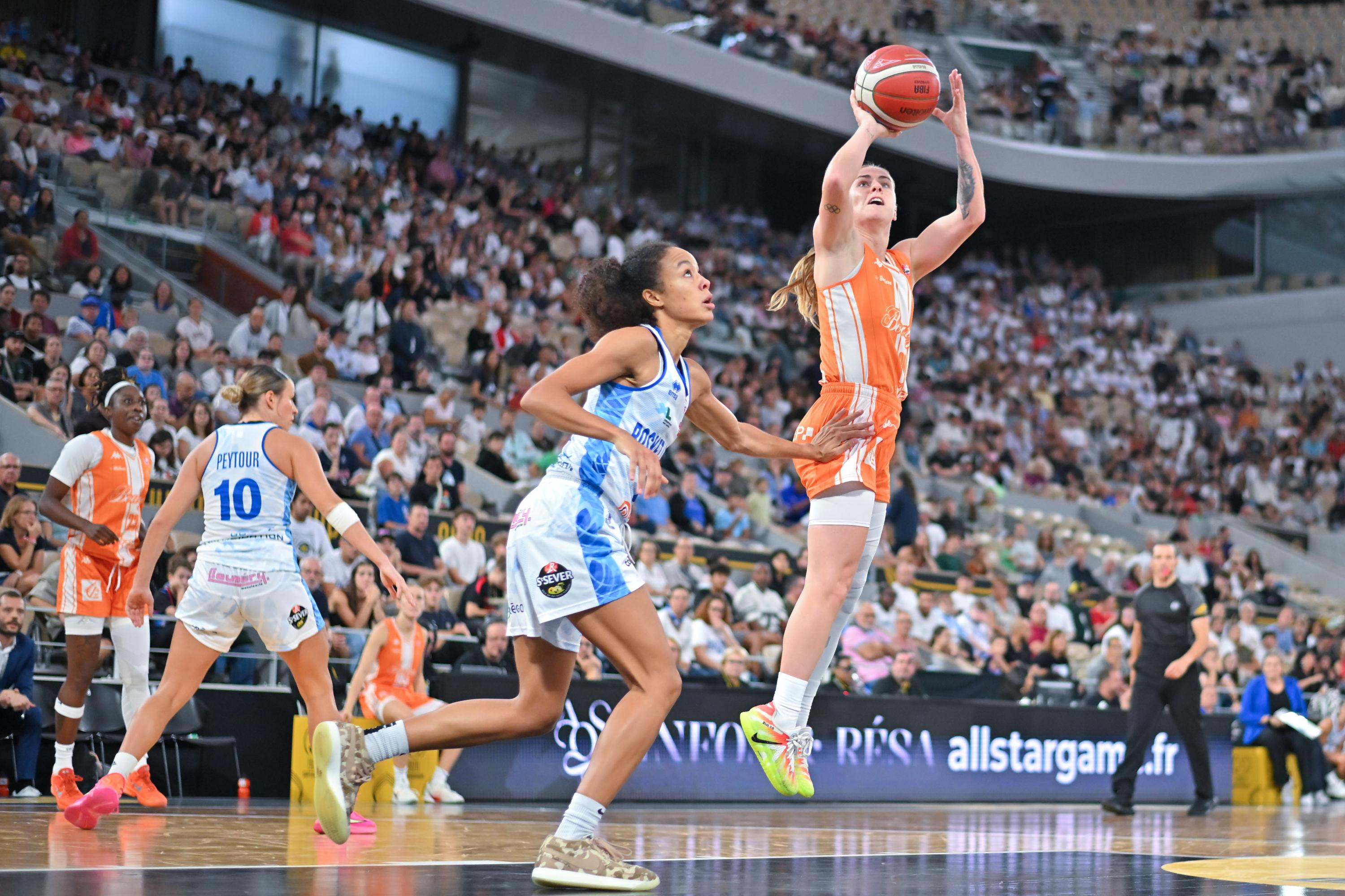 Basket : Basket Landes prend le dessus sur Bourges et s’adjuge le Match des Championnes