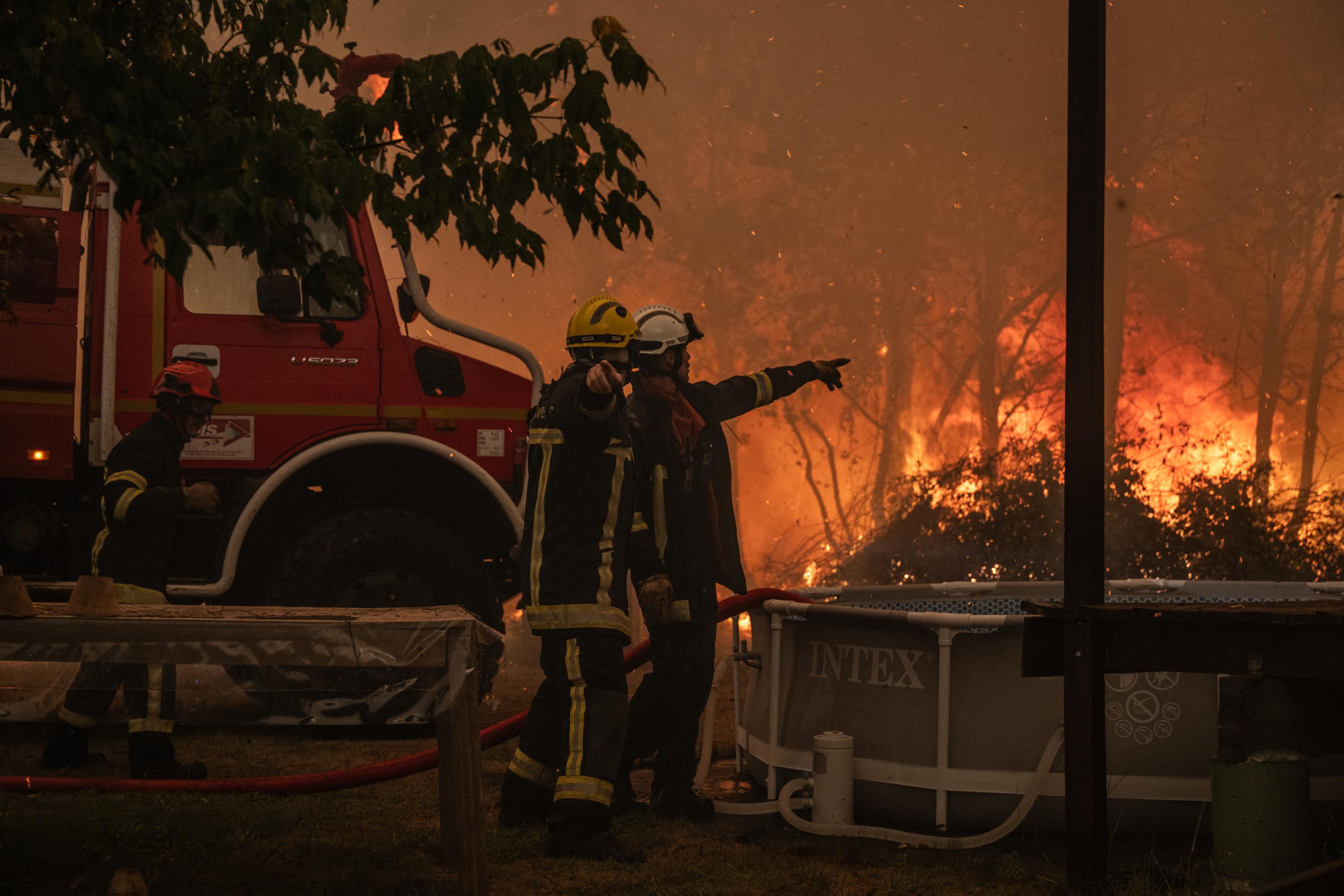 Après le mégafeu de Saumos, la bataille des mécaniciens pour sauver les camions de pompiers