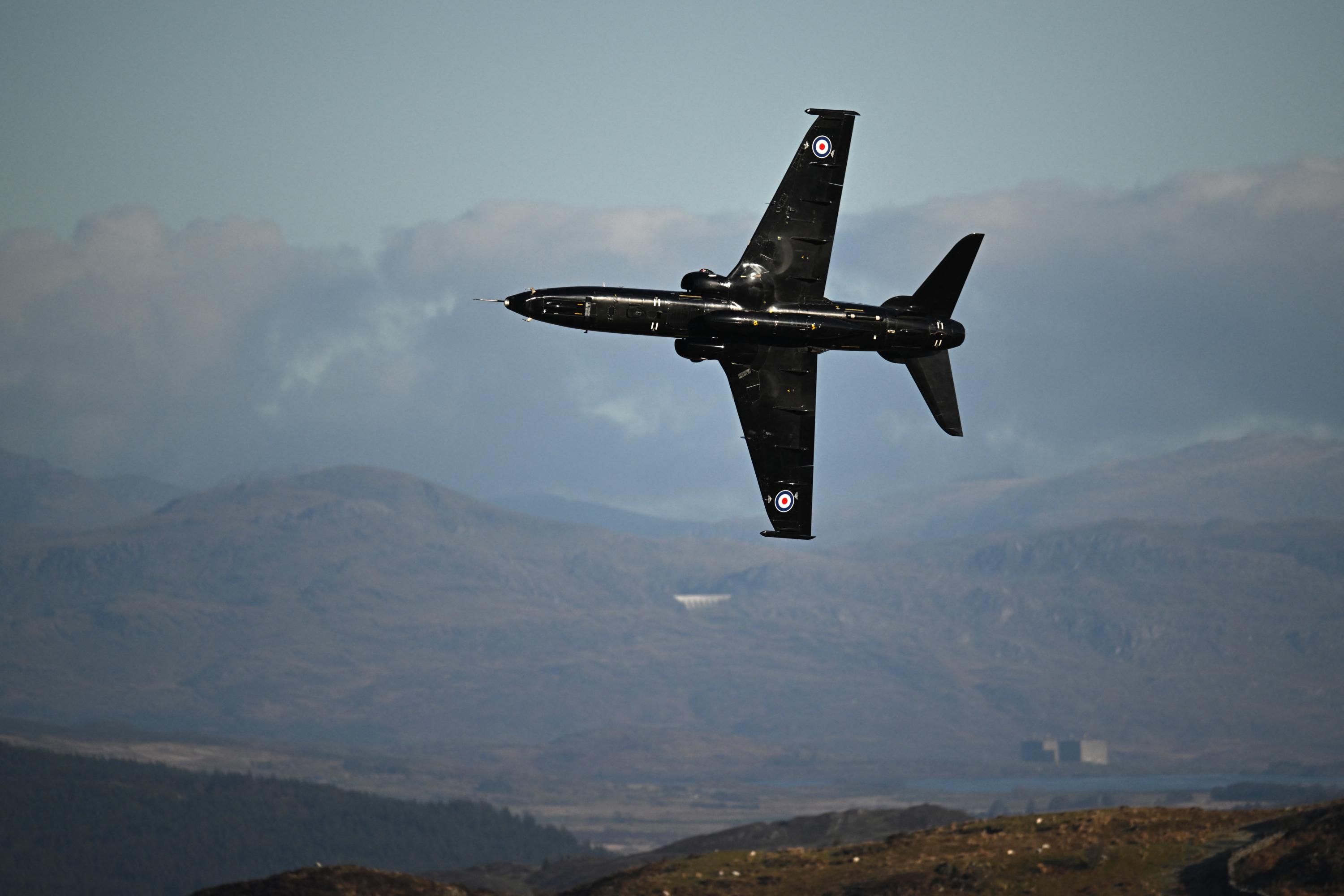 Crash d’un avion militaire au Pays de Galles : la RAF suspend temporairement ses appareils d’entraînement