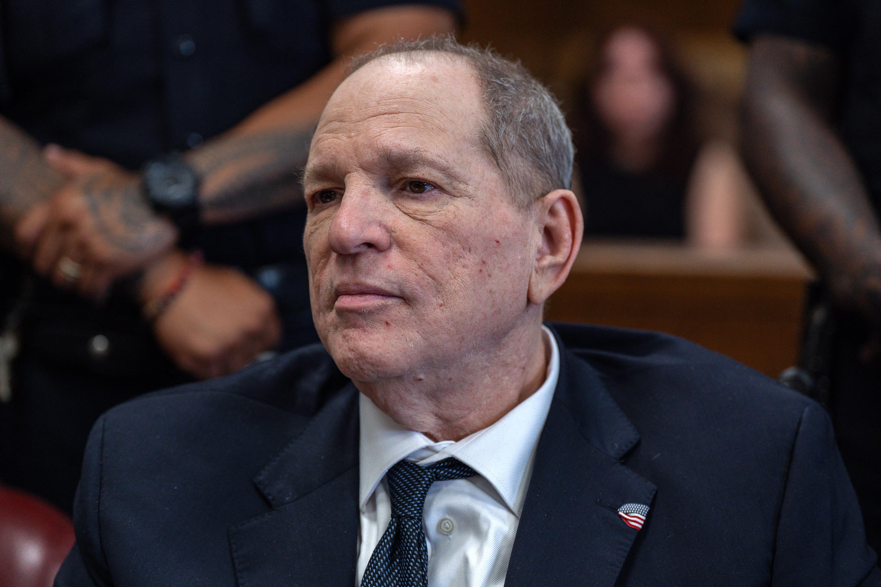 Affaire Harvey Weinstein : l’ex-producteur de nouveau condamné à 15 ans de prison pour agression sexuelle en 2006