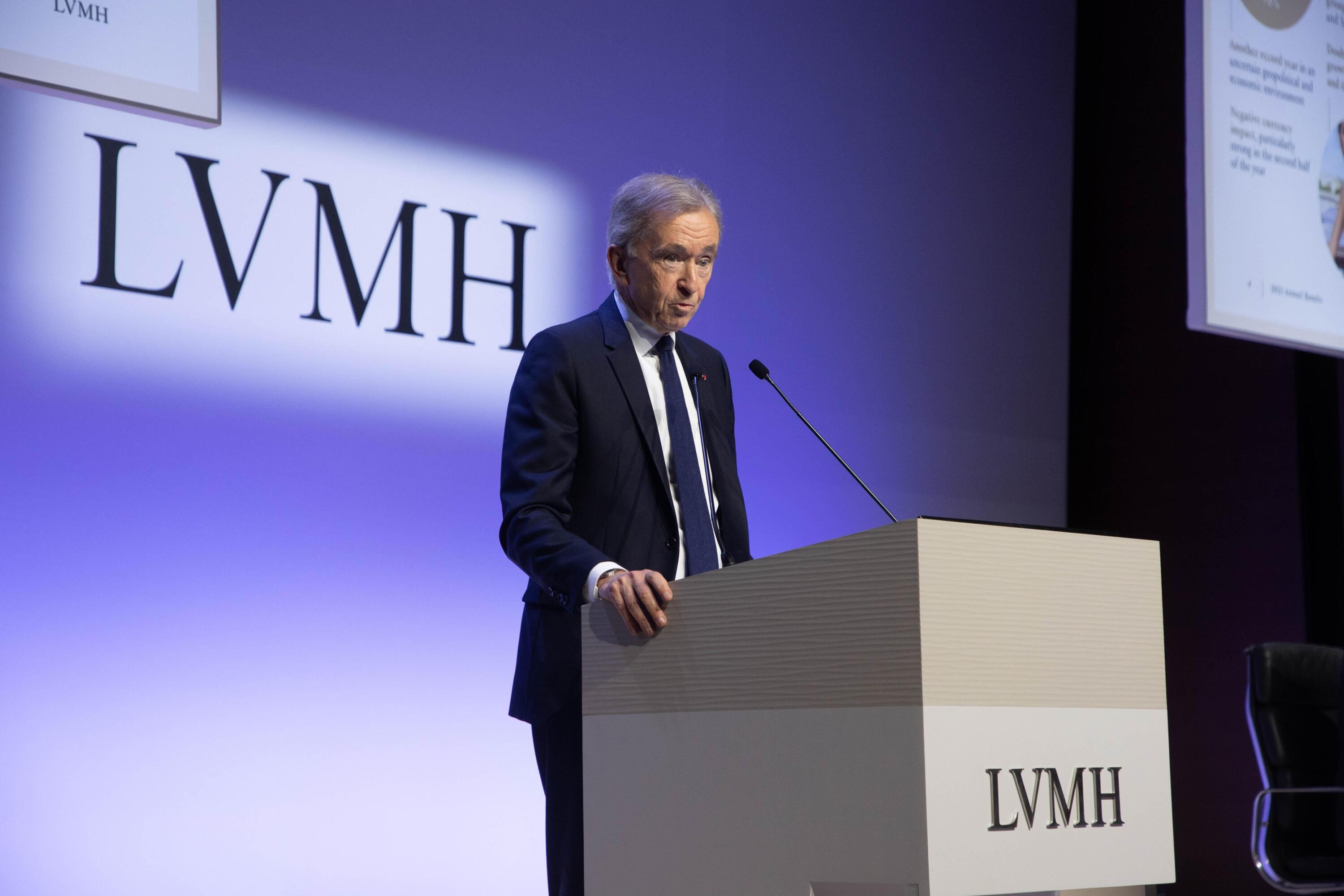 LVMH : la famille Arnault veut fusionner ses holdings pour «assurer la pérennité de son contrôle» sur le groupe