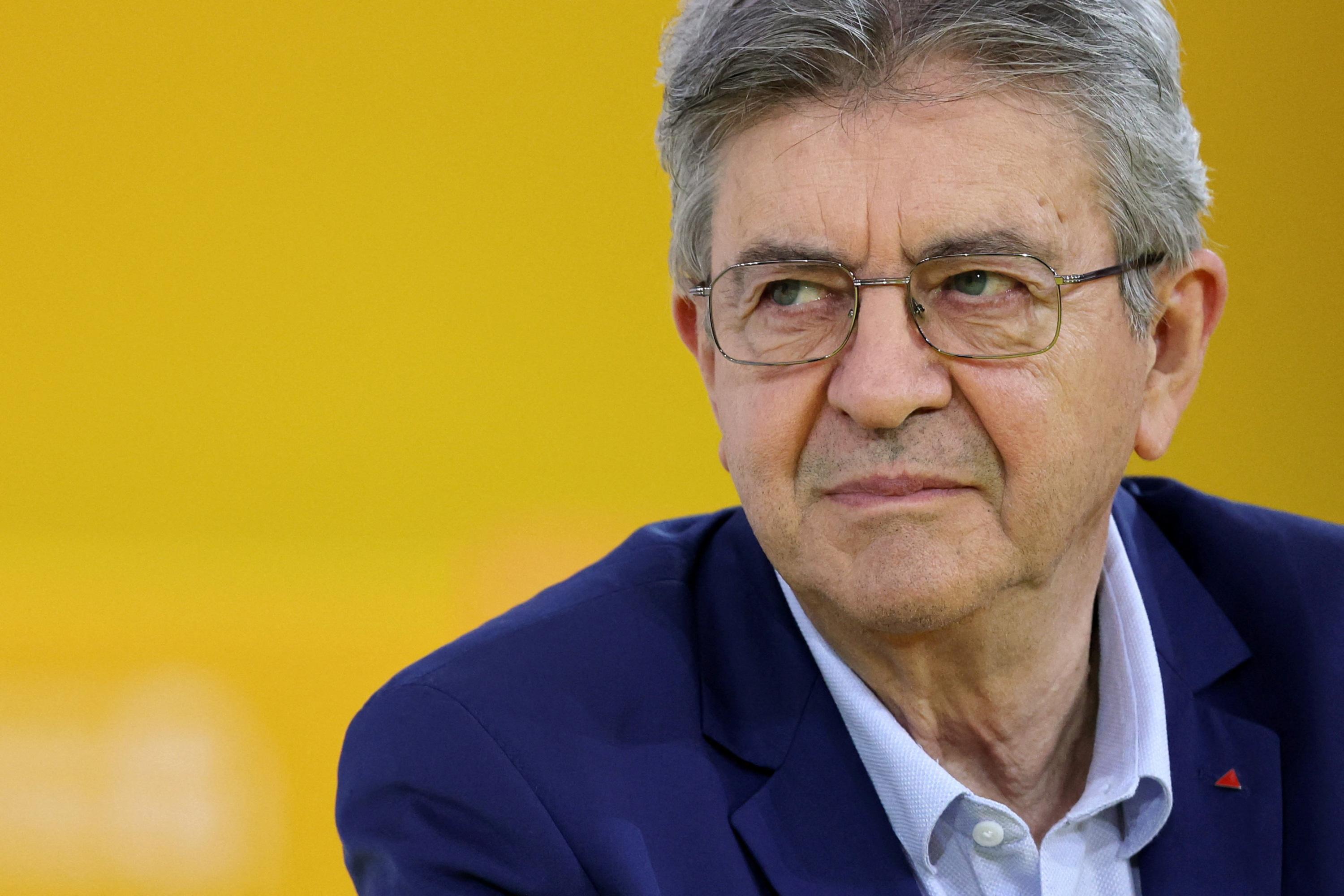 «Si la base est frappée, que ferons-nous ?» : Mélenchon réclame un vote du Parlement après l’annonce de l’envoi de militaires en Arabie saoudite