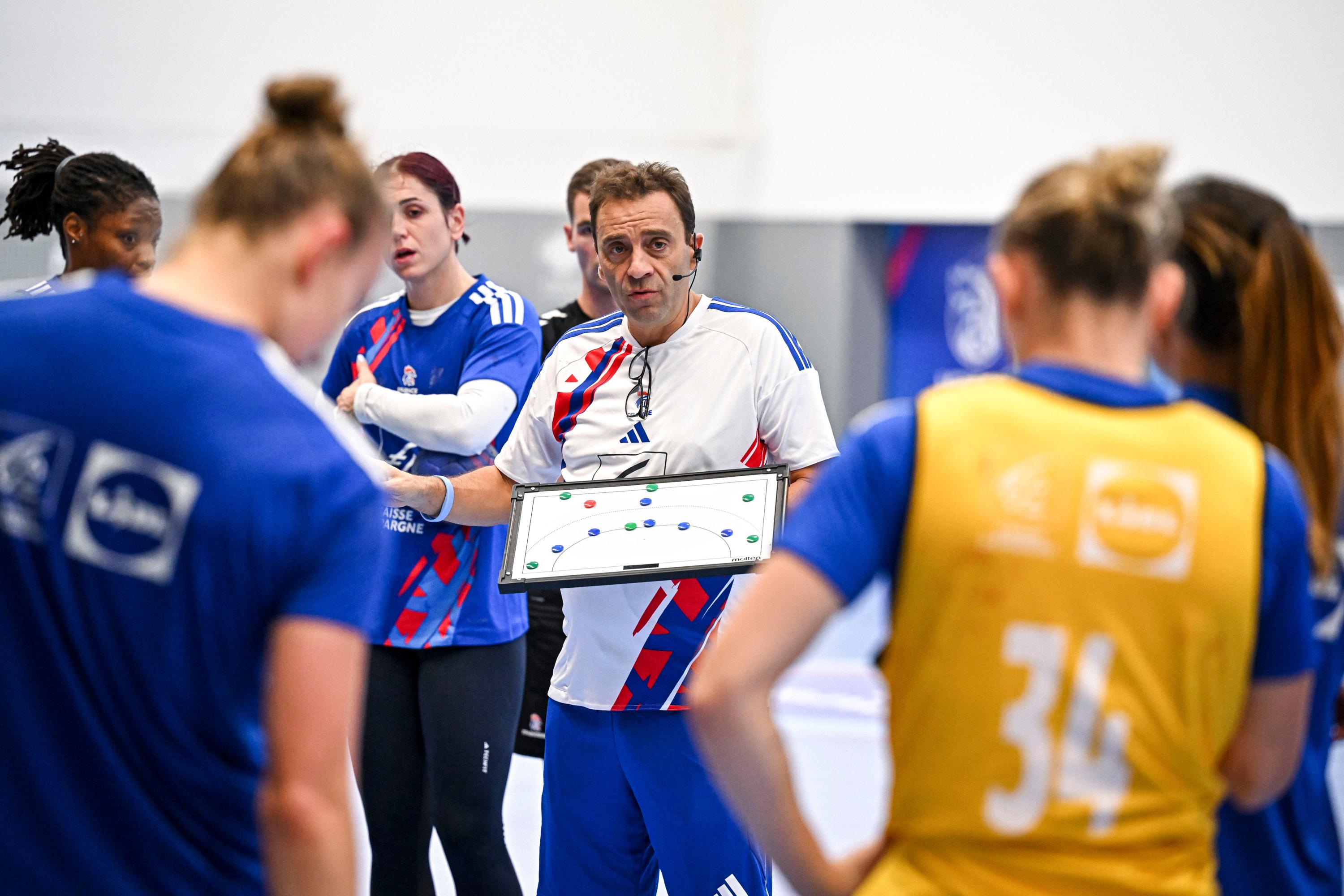 Handball : «Je ne pense pas avoir trahi tout ce qui a été mis en place avant», estime Sébastien Gardillou, le sélectionneur des Bleues