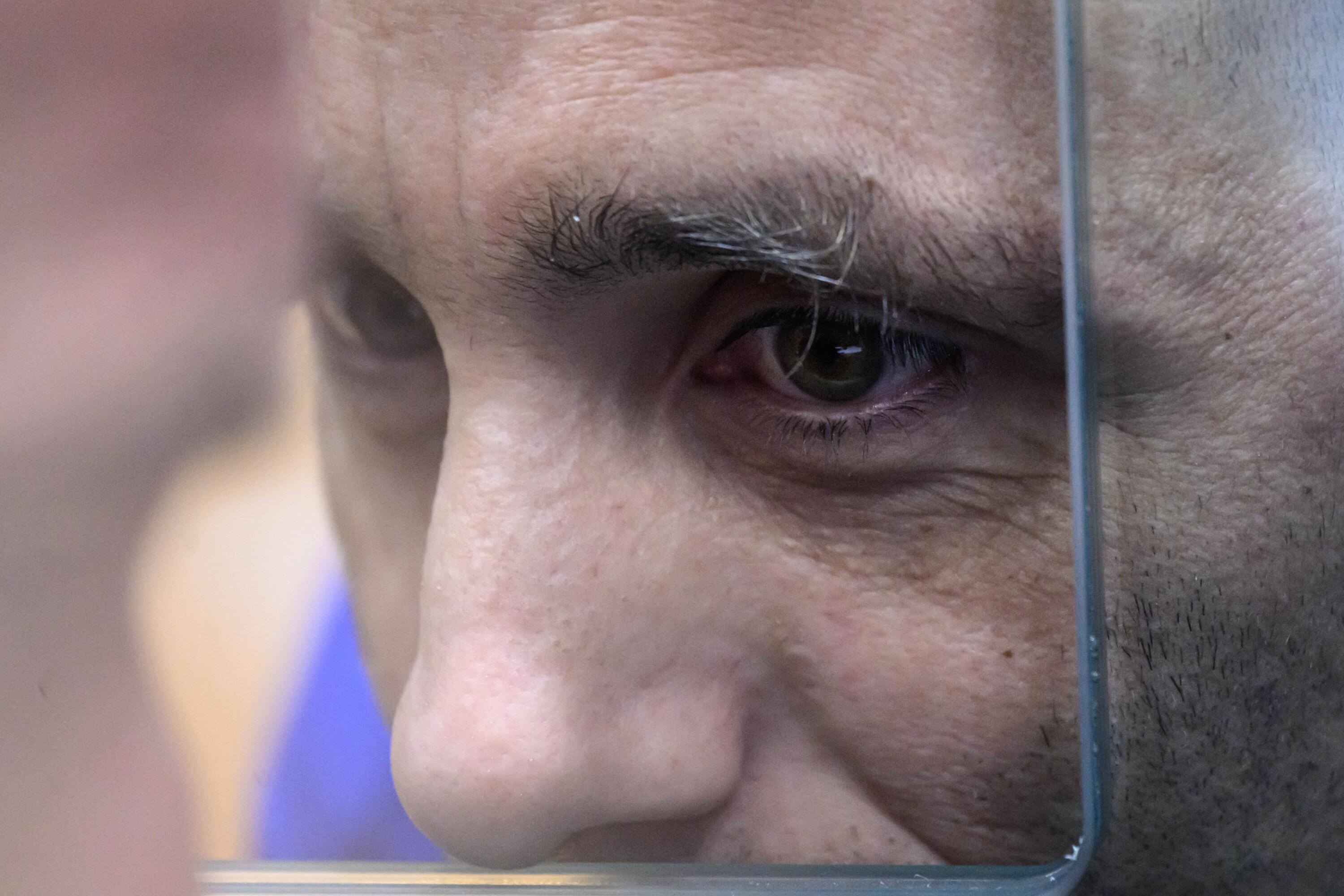 Un face-à-face avec sa propre vérité: Cédric Jubillar rejoue la nuit du meurtre lors d’une nouvelle reconstitution