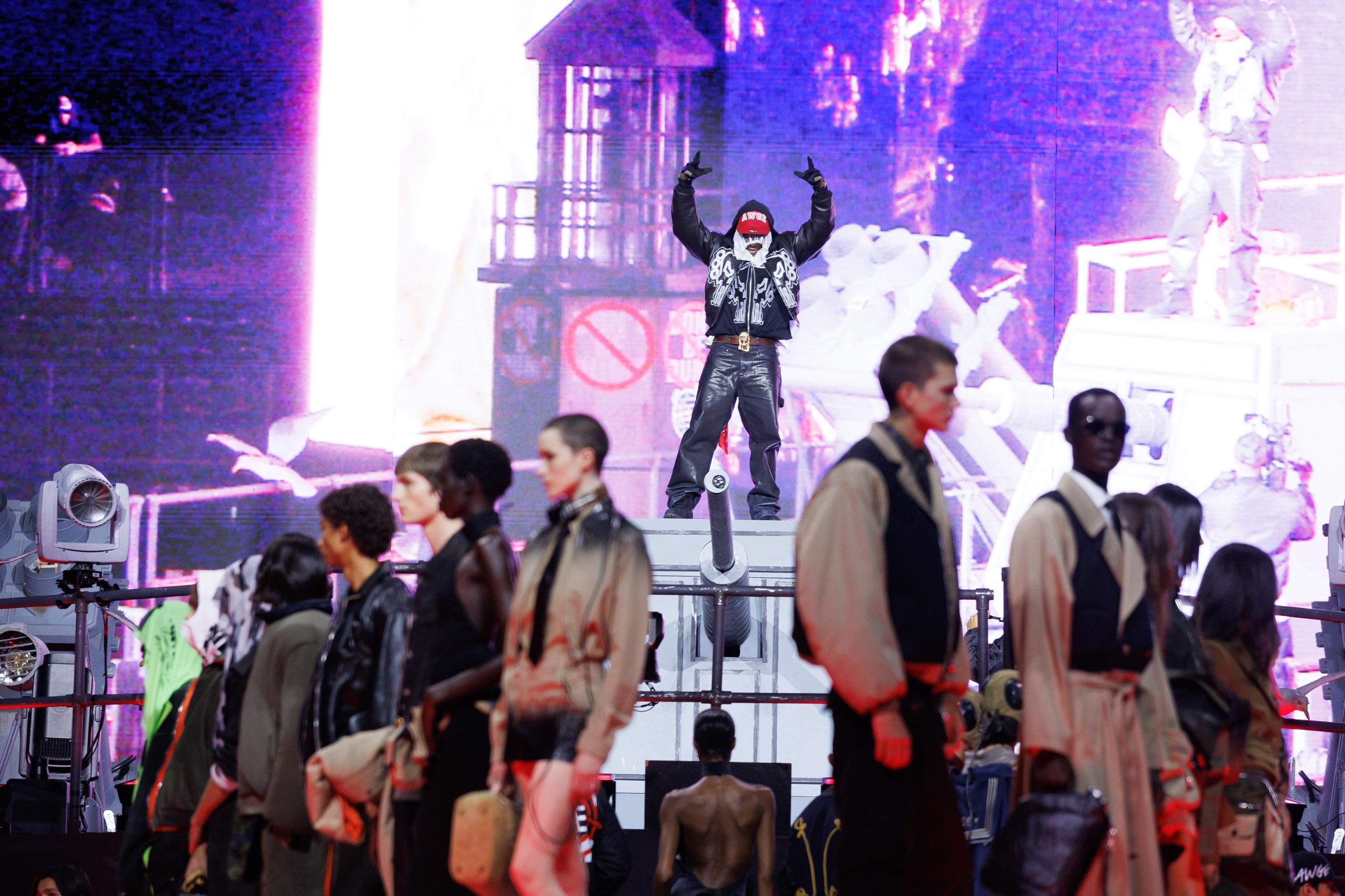 Que valait le défilé surprise du rappeur Asap Rocky pendant son concert à Bercy?