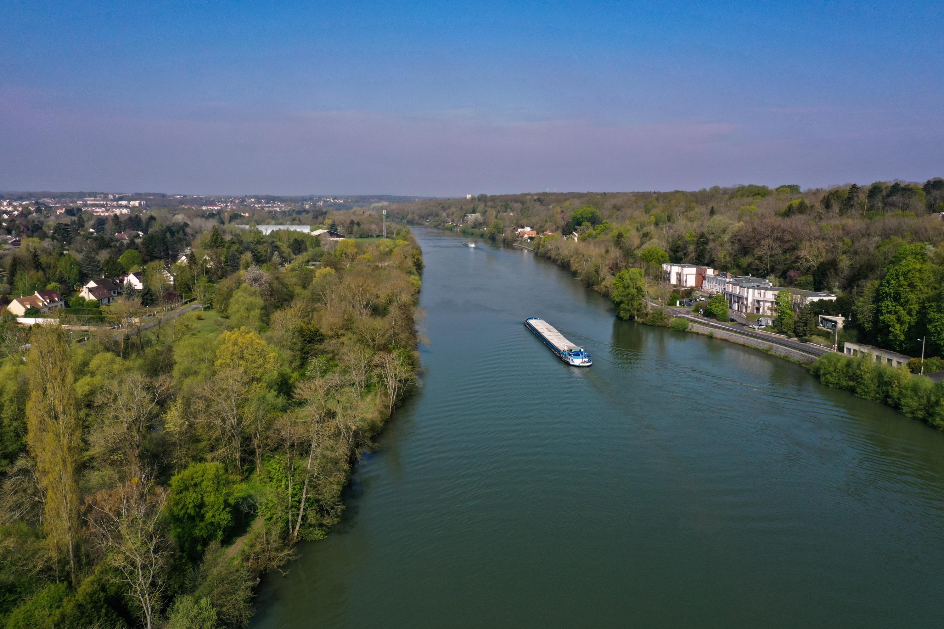 Sécheresse : le débit de la Seine historiquement bas, l'État appelle à la sobriété