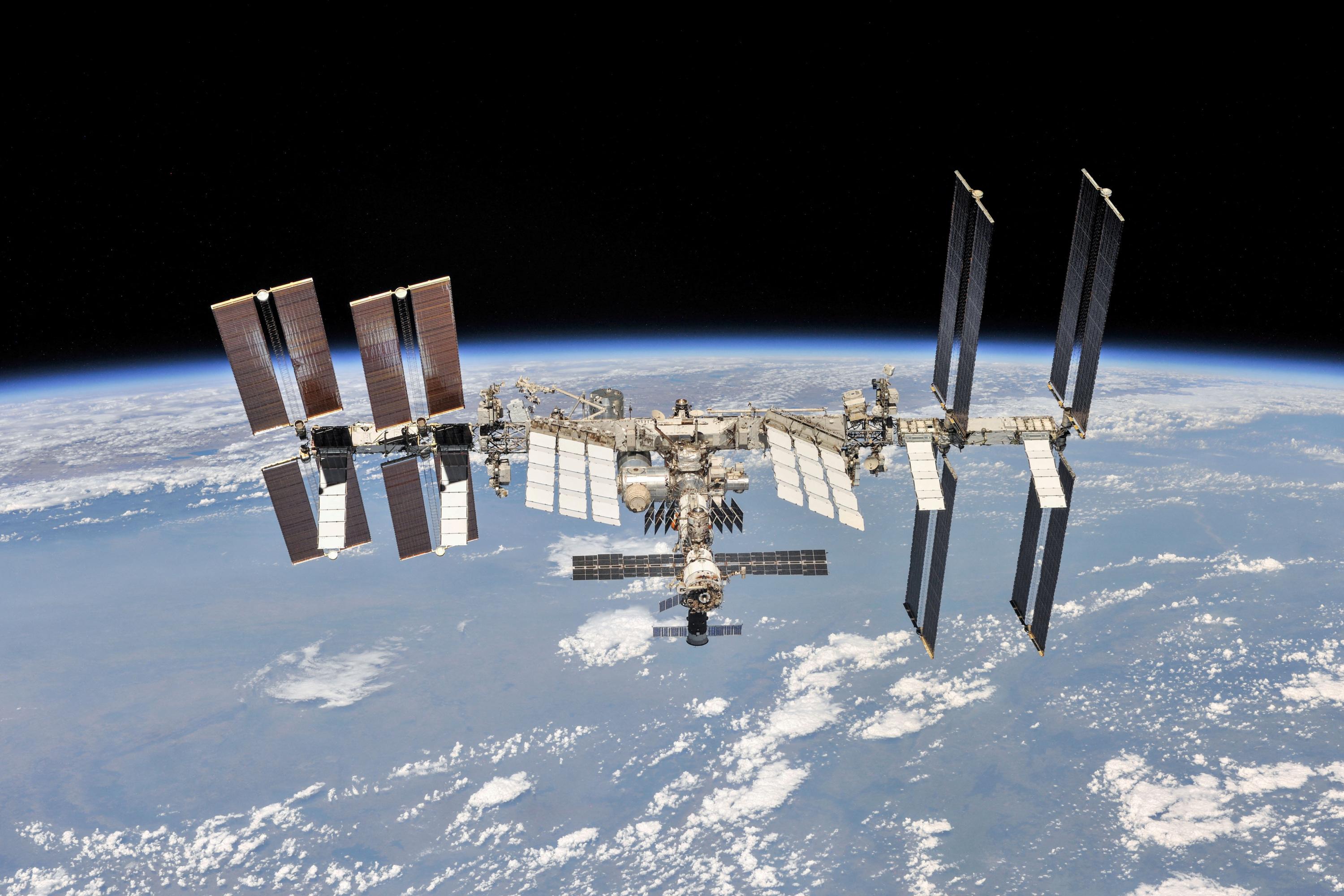 Deux Américains, un Canadien et un Russe rejoignent l'ISS pour prendre la relève de Sophie Adenot