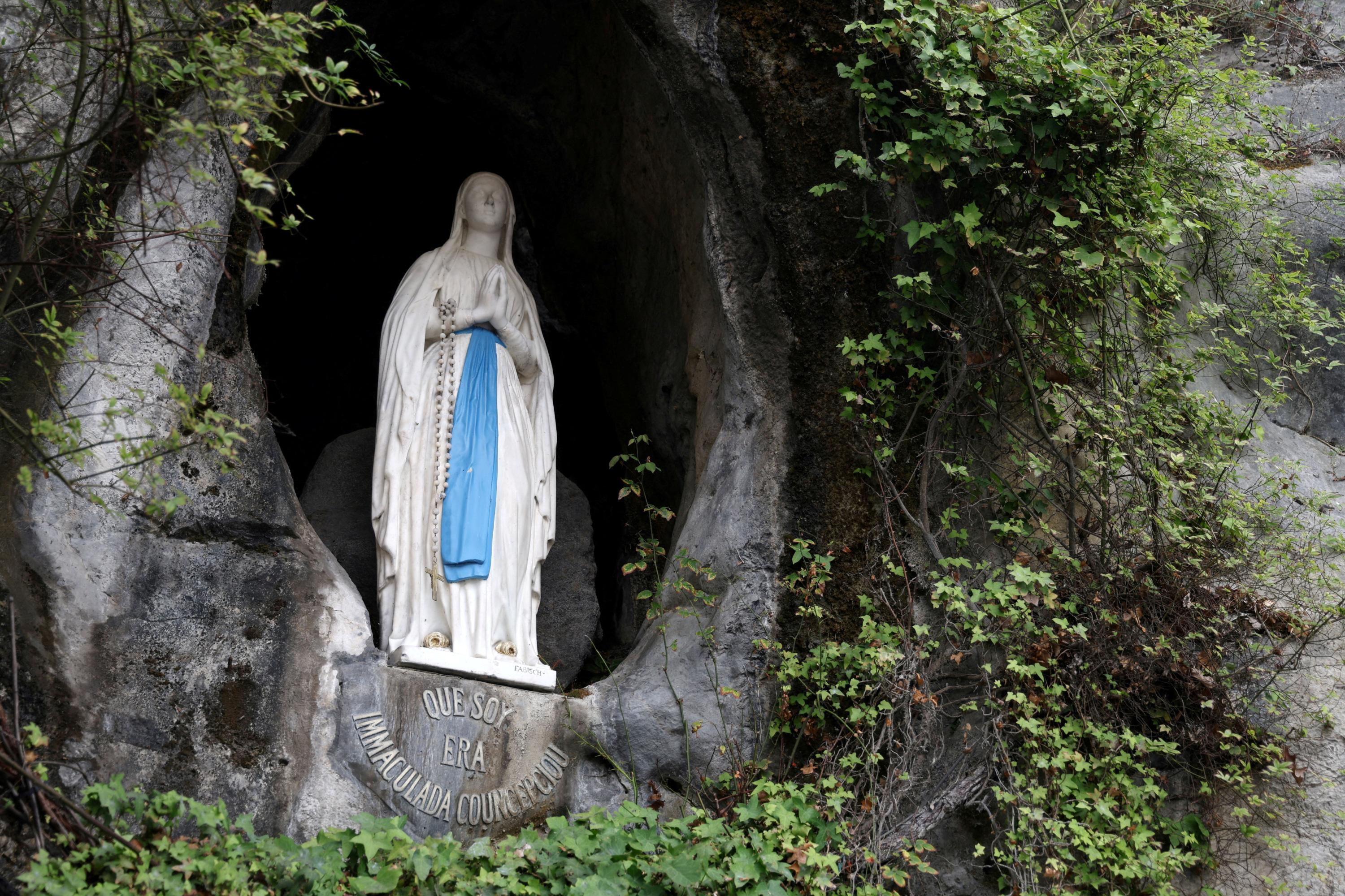Corse : deux jeunes seront jugés pour avoir profané une statue de la Vierge