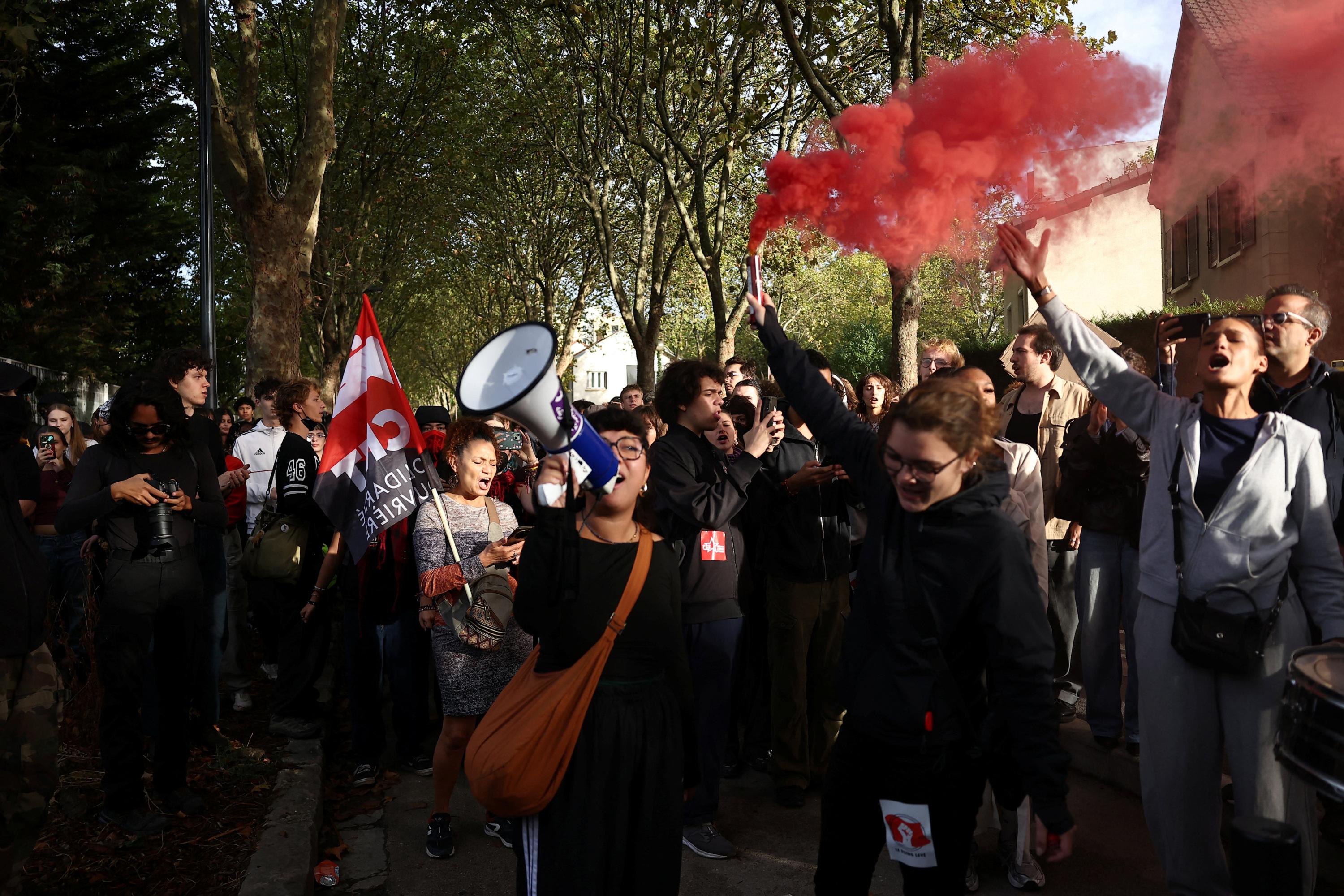 Guillaume Tabard : « Entre la gauche radicale et l’exécutif, la bataille du récit sur la colère lycéenne »