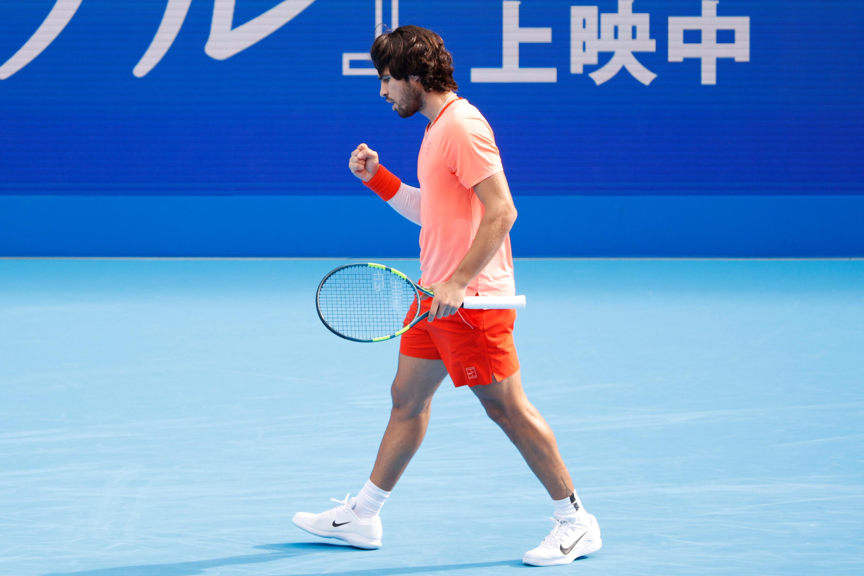 Tennis : Alcaraz fonce dans le dernier carré à Tokyo