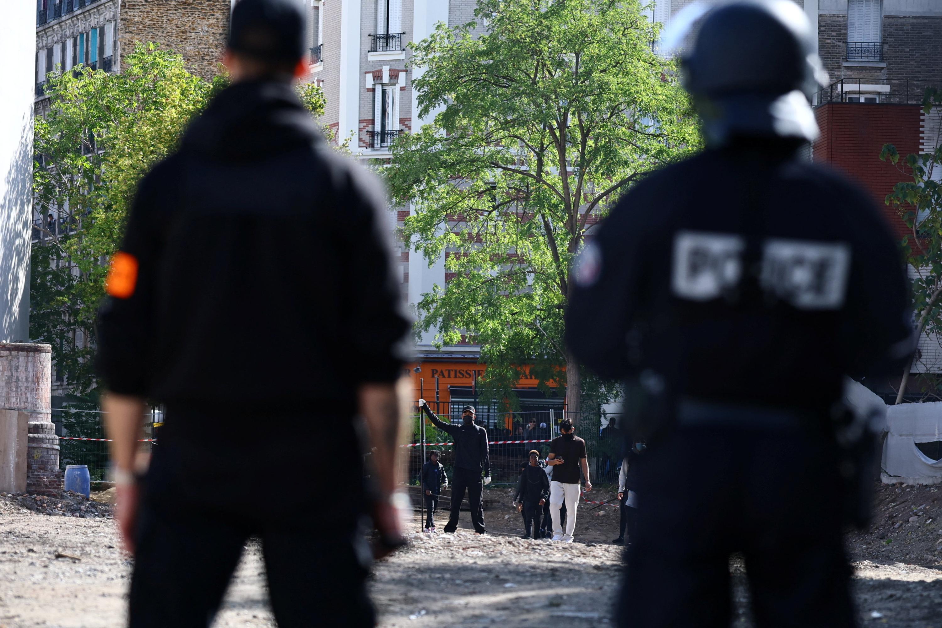 EN DIRECT - Blocus des lycées : un jeune de 15 ans a eu la main arrachée en ramassant une Grenade à Lens