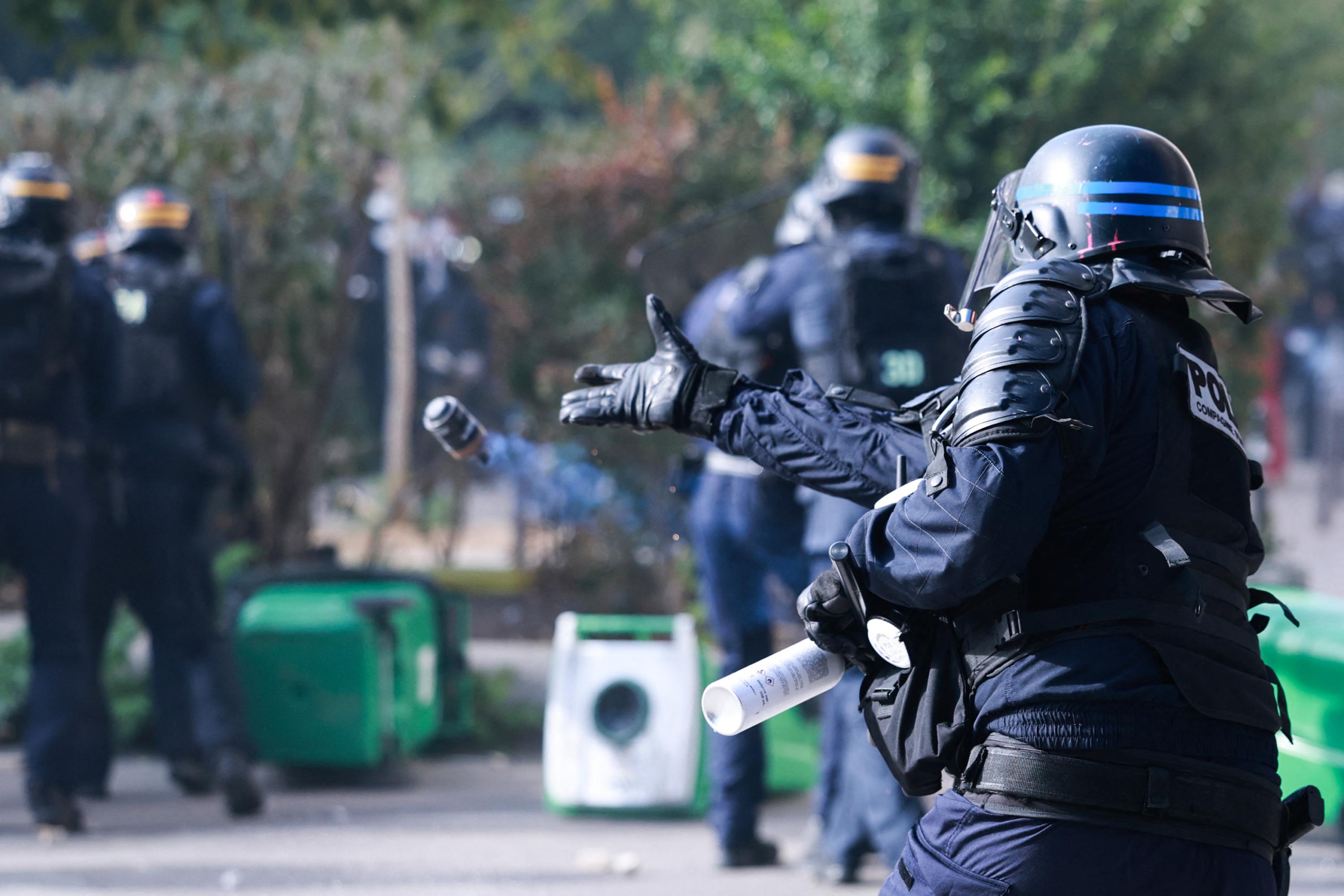 EN DIRECT - Colère des lycéens : Laurent Nunez demande l’interdiction «provisoire» des «grenades assourdissantes», 18 enquêtes IGPN ouvertes