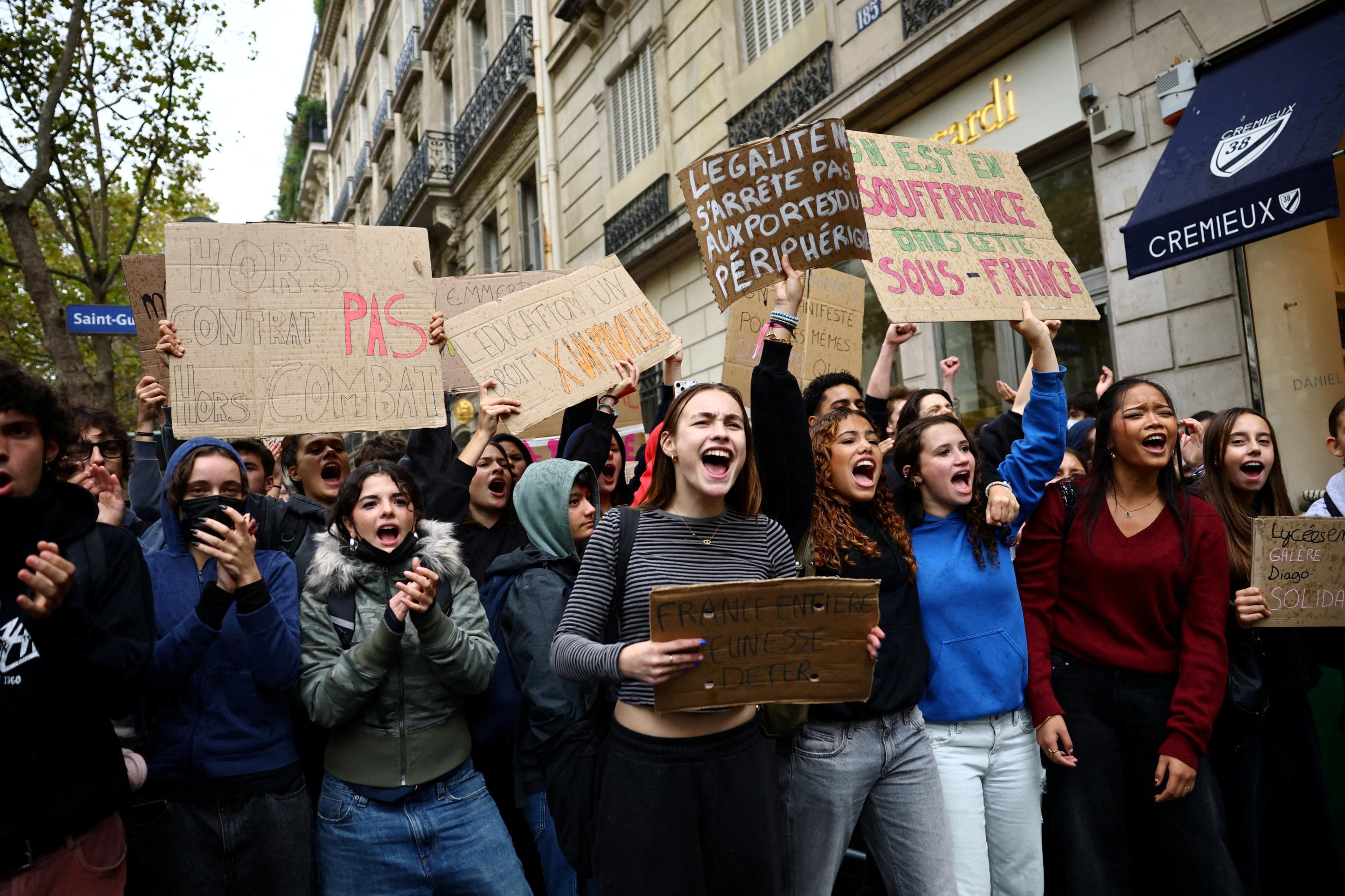 EN DIRECT - Mobilisation des lycéens : de nouvelles manifestations prévues ce jeudi partout en France, des syndicats de l’Éducation appellent à la grève