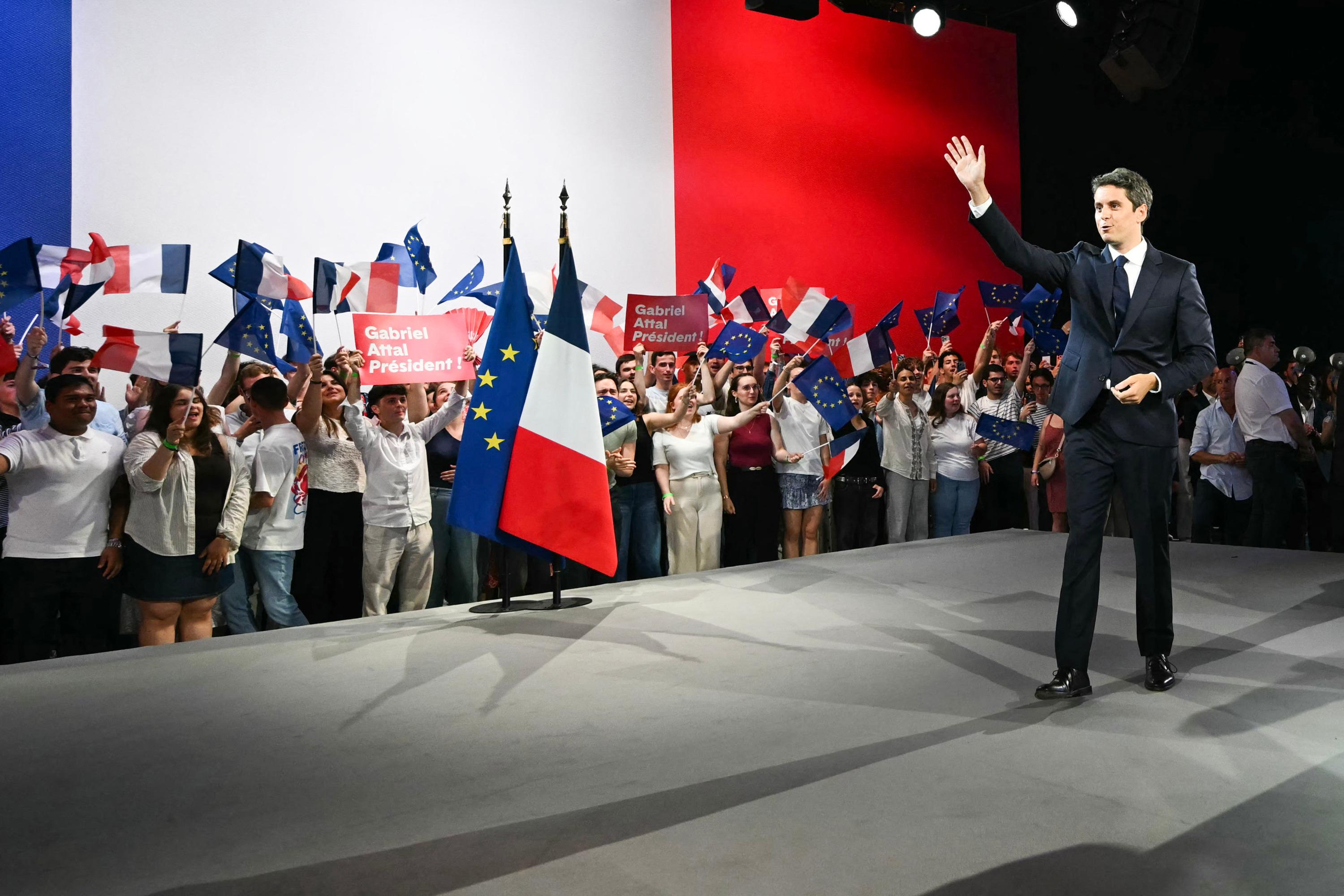 Présidentielle 2027 : Gabriel Attal rejoue la carte jeune pour trouver le rebond sondagier
