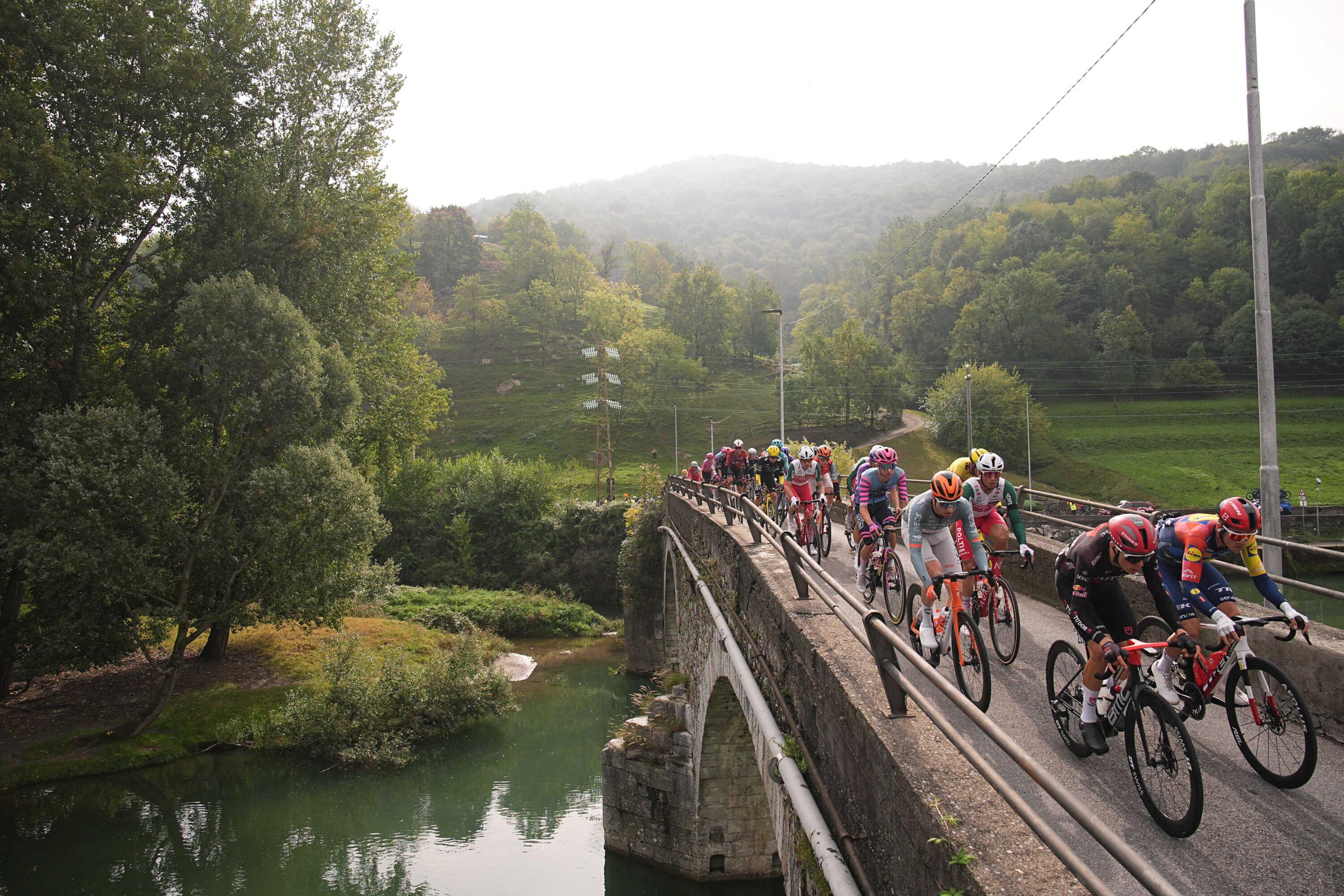 Tour de Lombardie : «Nous voulons rentrer sains et saufs», les coureurs protestent pour leur sécurité