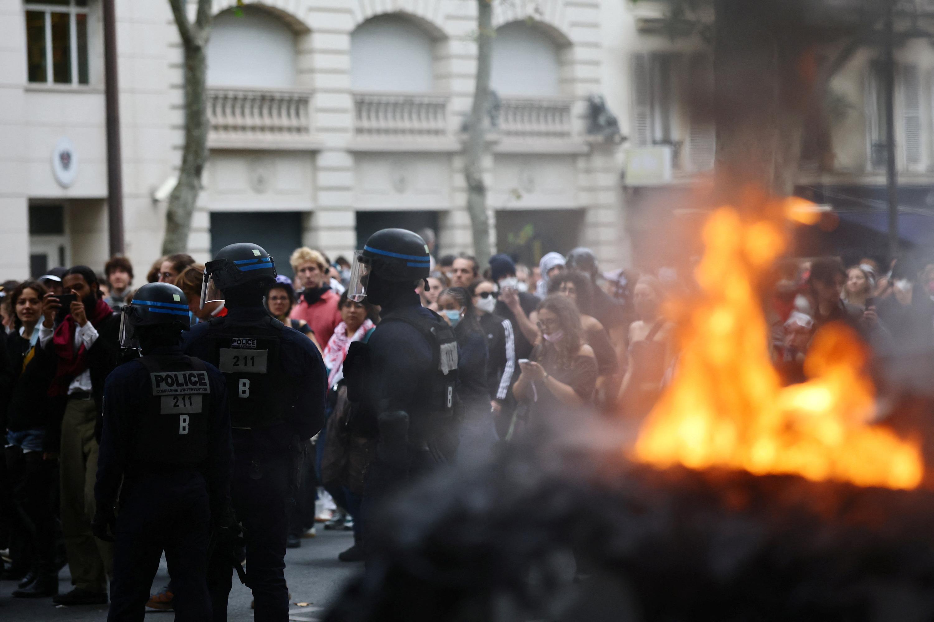 EN DIRECT - Colère des lycéens : les élèves mobilisés souhaitent que les étudiants et les «gilets jaunes» poursuivent le mouvement