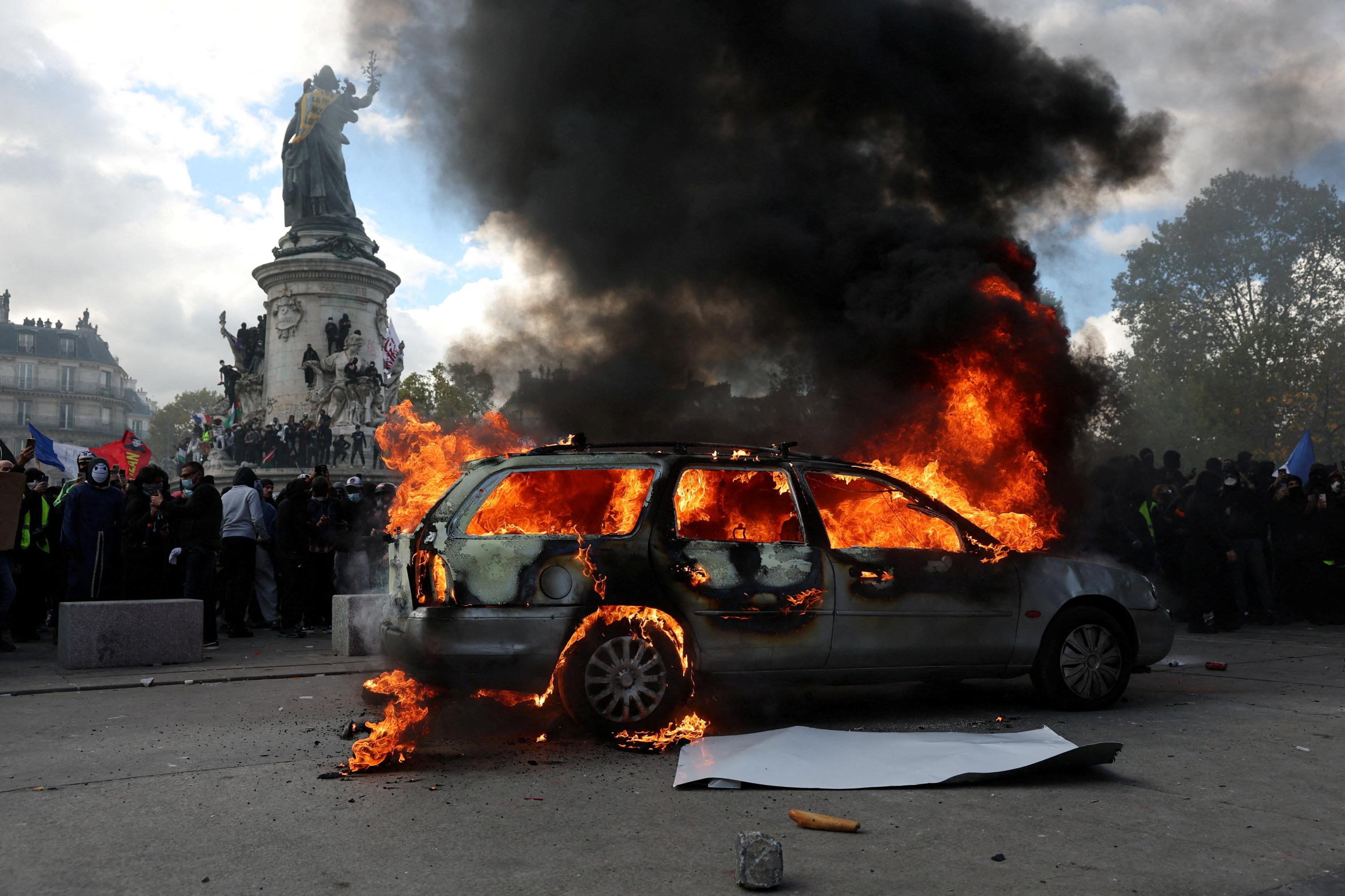 EN DIRECT - Manifestations du 17 octobre : Sébastien Lecornu annonce 1 200 interpellations, 150 policiers et gendarmes blessés