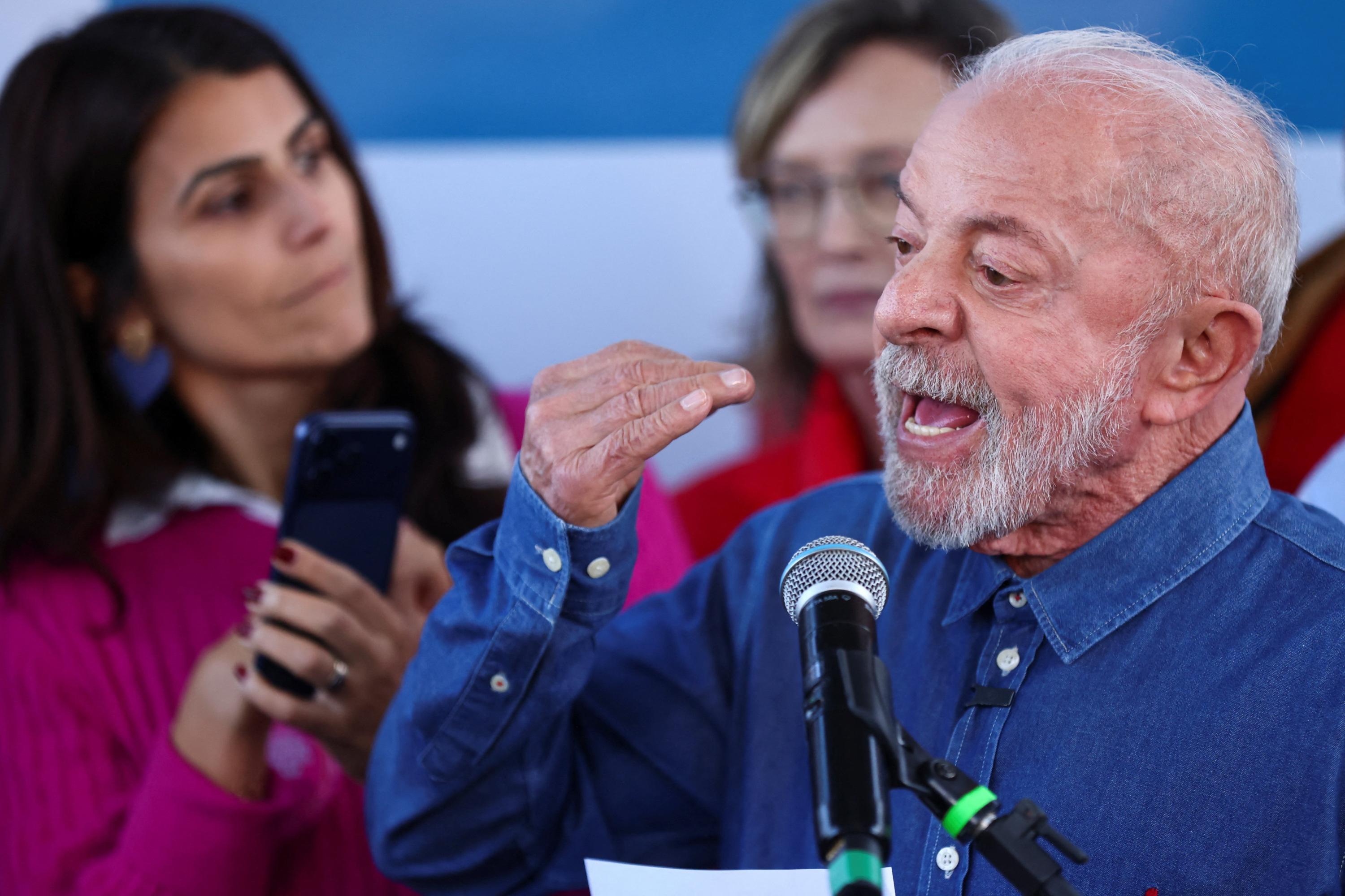 Élection au Brésil : Meta doit prouver en 24 heures que Lula et Bolsonaro sont traités de la même façon