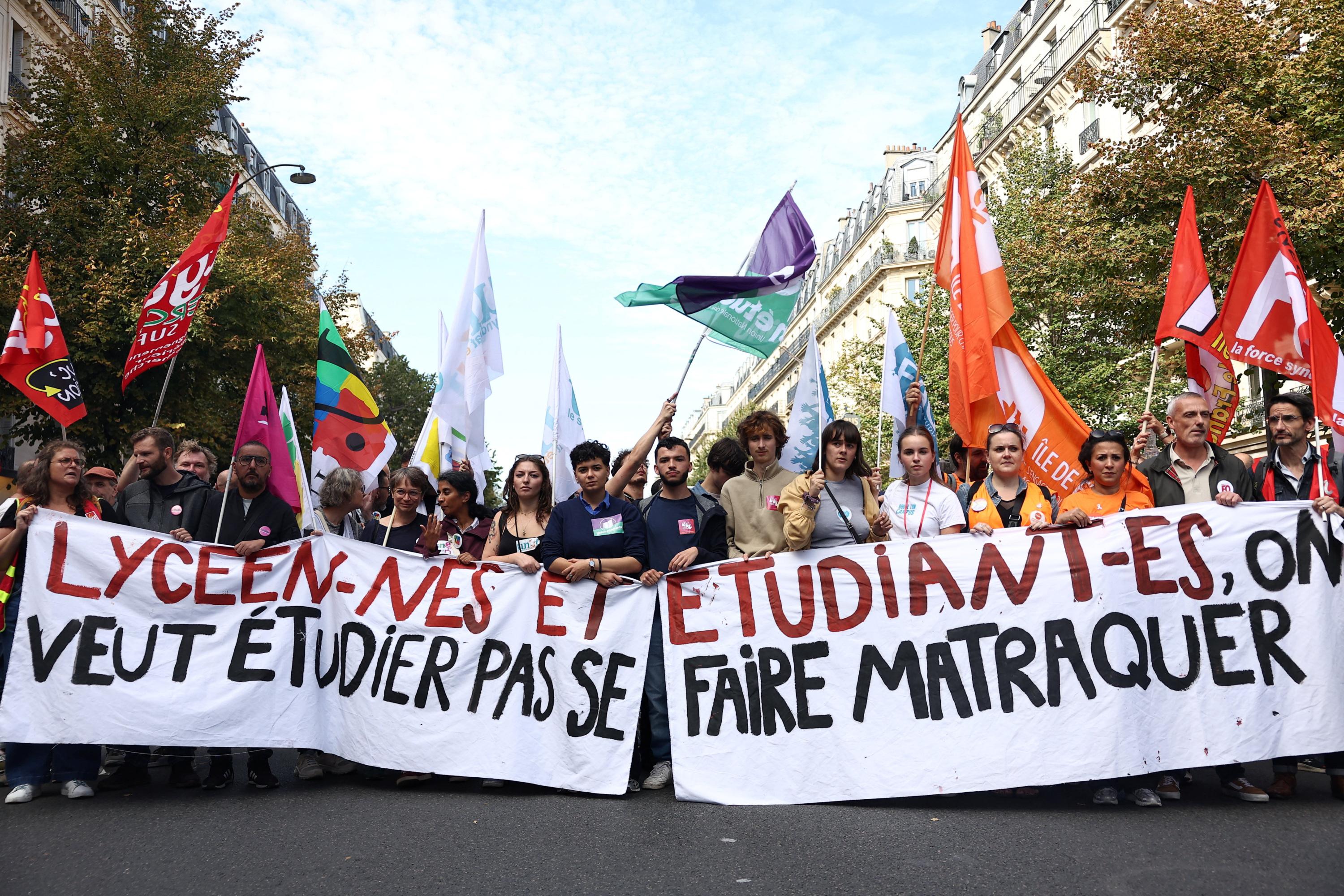 Effectifs dans les classes, Parcoursup… Le gouvernement présentera de «premières décisions» lundi thumbnail