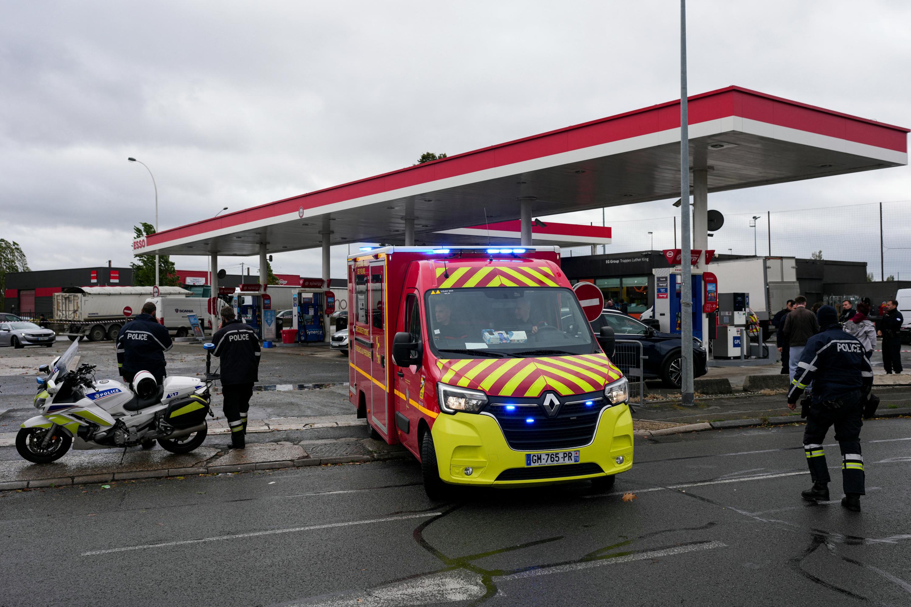EN DIRECT - Fusillade mortelle à Trappes : une enfant de 12 ans gravement blessée, Emmanuel Macron fait part de sa «profonde émotion»