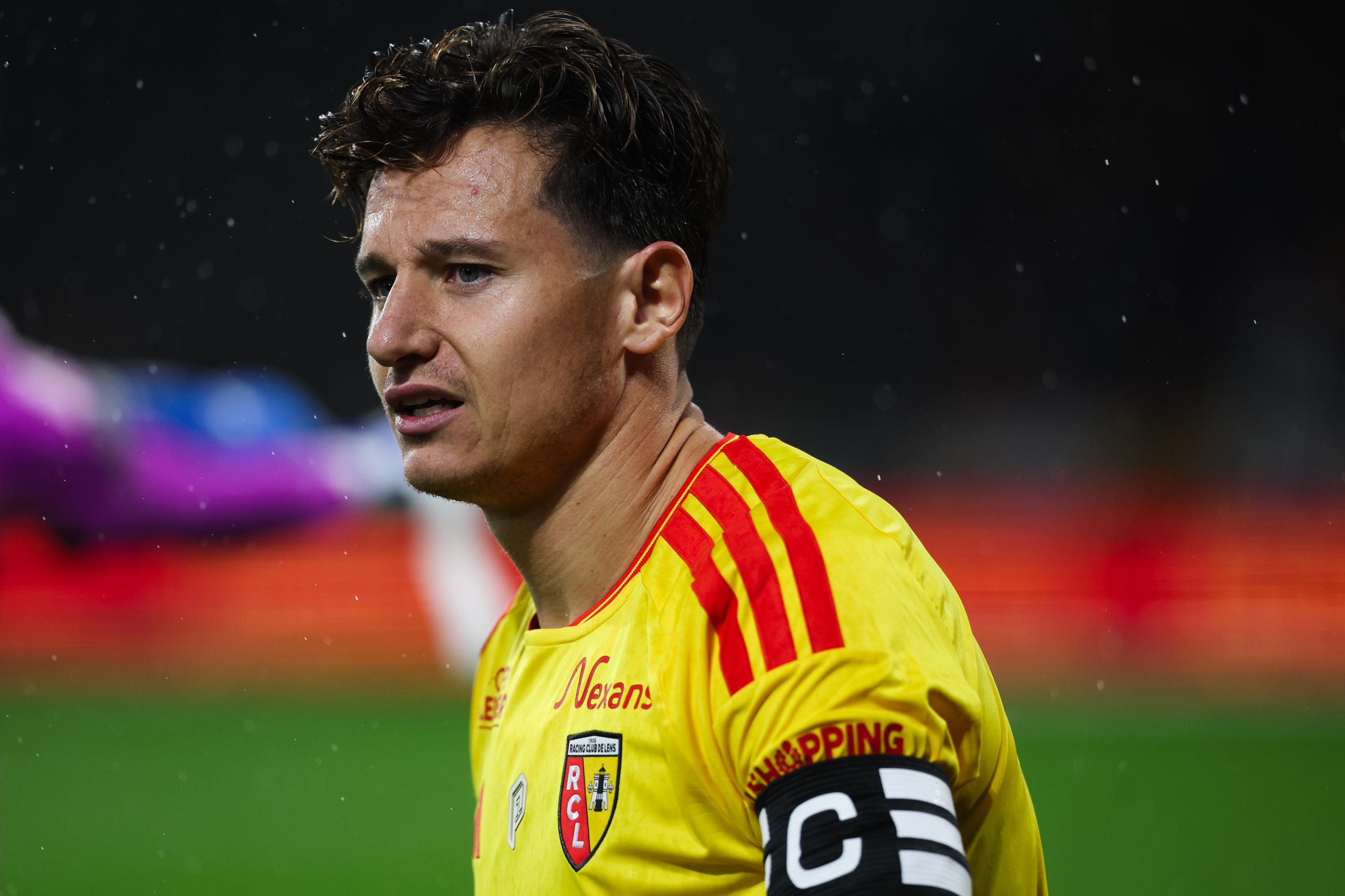 EN DIRECT - Lens-Paris FC : les Parisiens visent la tête de la Ligue 1 sur le terrain lensois