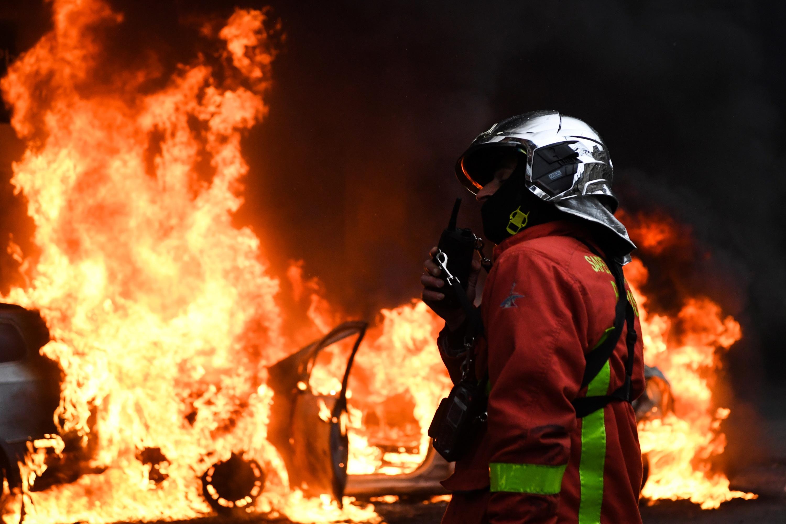 Deux Equipages De Pompiers Agresses Le Meme Jour Dans Le Rhone