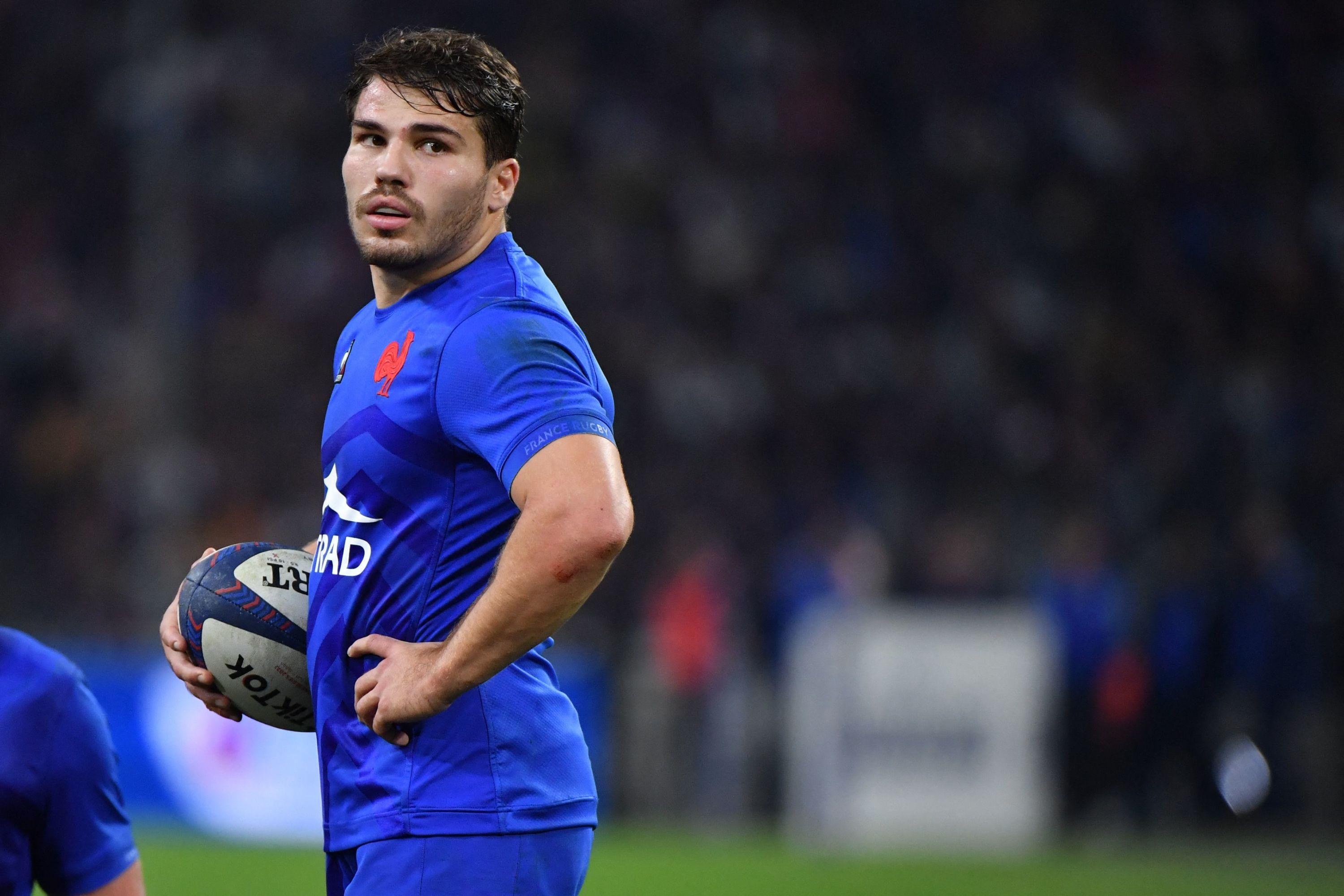 Joueur De Rugby Français Celebre Rugby : sacré l'an dernier, Antoine Dupont nommé pour le titre de meilleur  joueur de l'année 2022