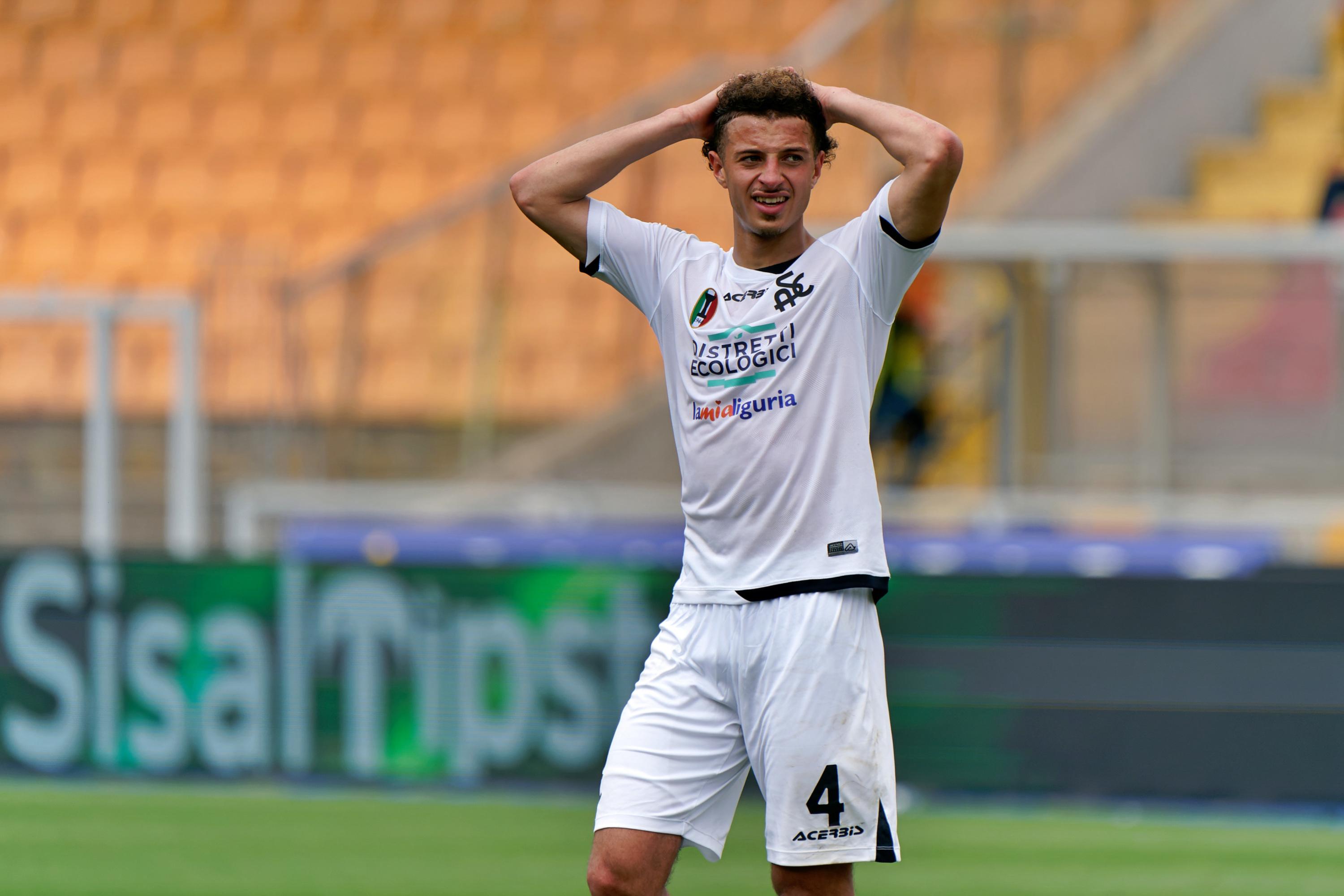 Foot : trois relégations consécutives en trois prêts, Ethan Ampadu, le chat noir du foot européen