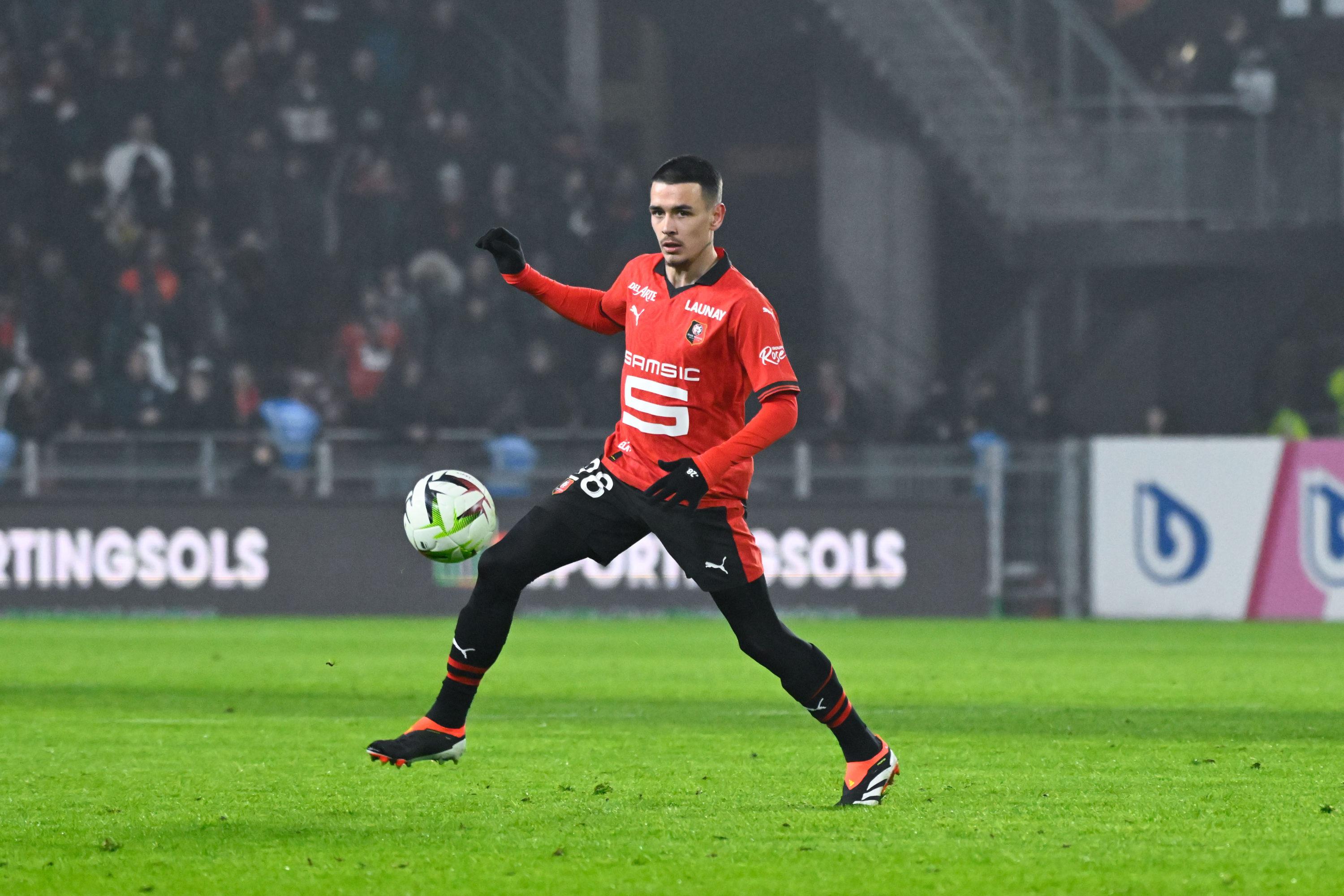 Ligue 1: le Rennais Enzo Le Fée absent cinq à six semaines