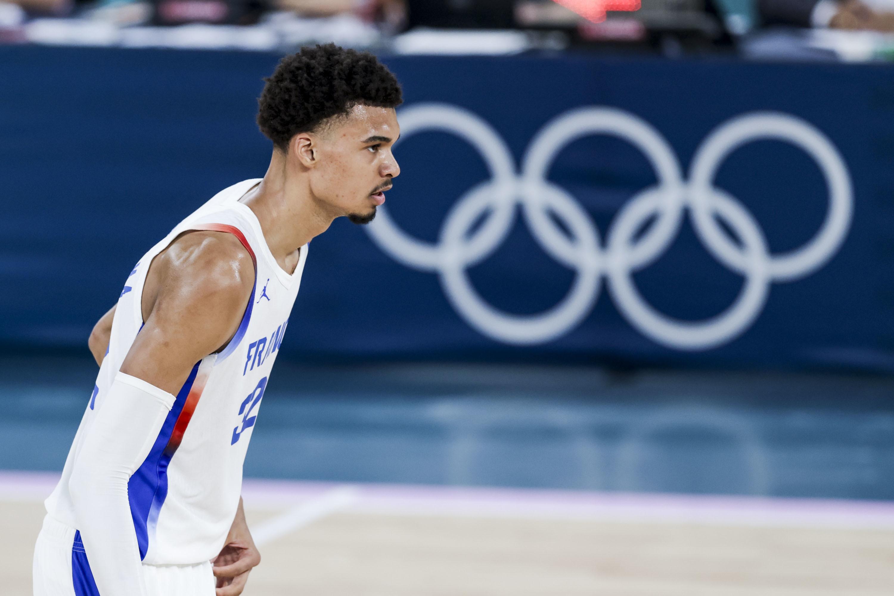 JO - Basket : Les Bleus et Wembanyama au niveau, Curry tueur à gages, ambiance «pétard mouillé» à Bercy... Coups de cœur et coups de griffe après France – États-Unis