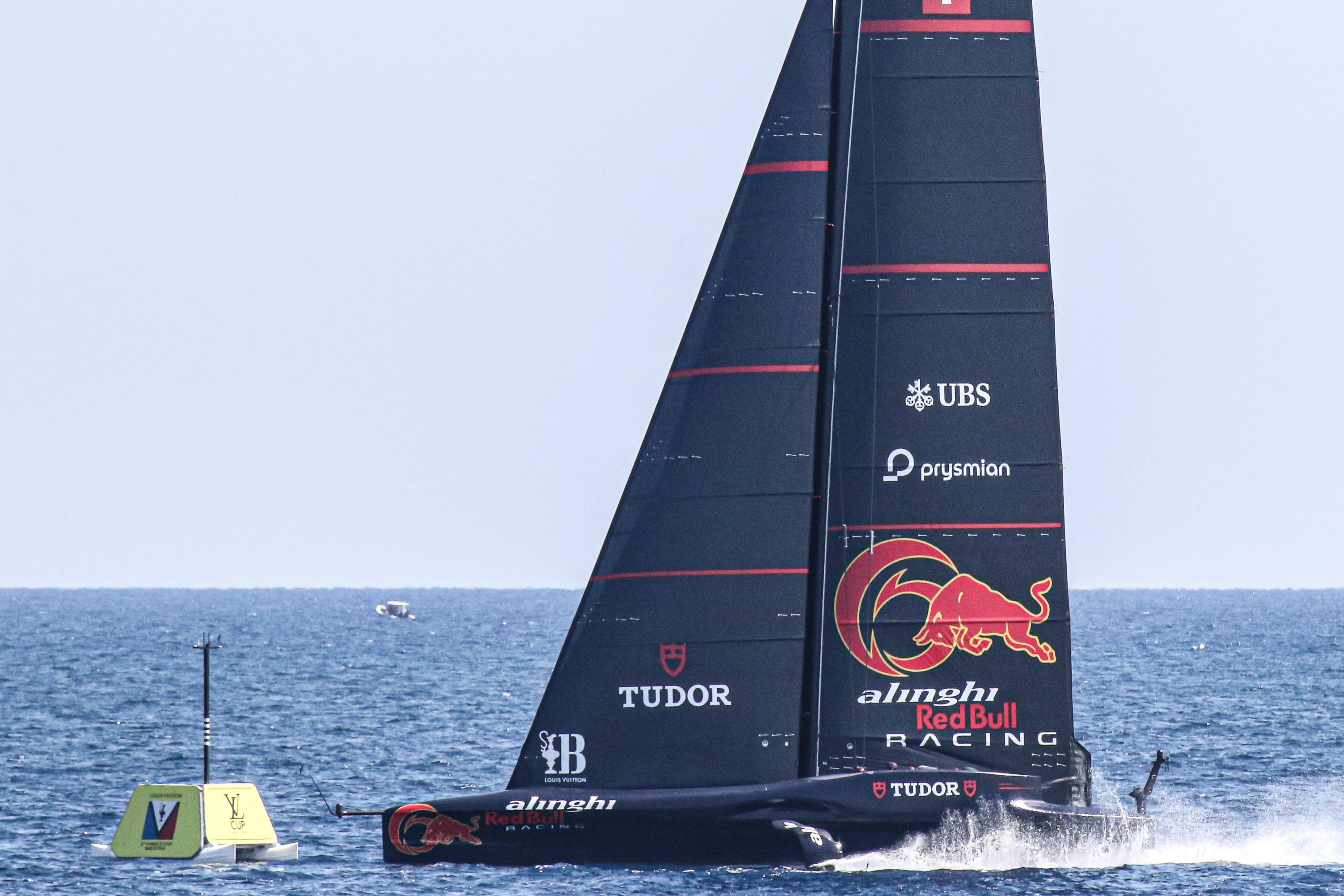 Coupe de l'America: Team New Zealand dans le flou, les Suisses d'Alinghi dans le doute