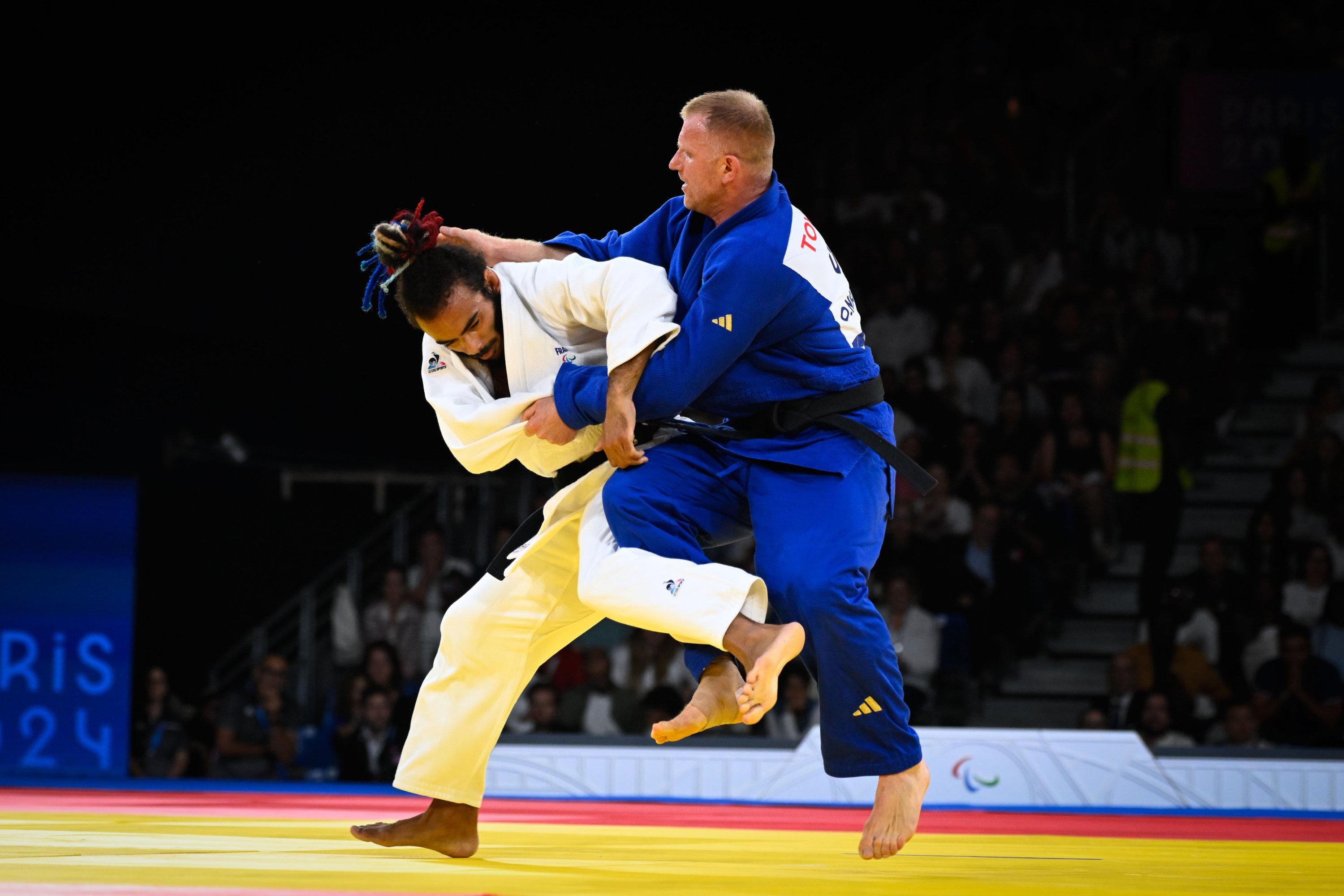 Jeux paralympiques : Helios Latchoumanaya médaillé d’argent en judo