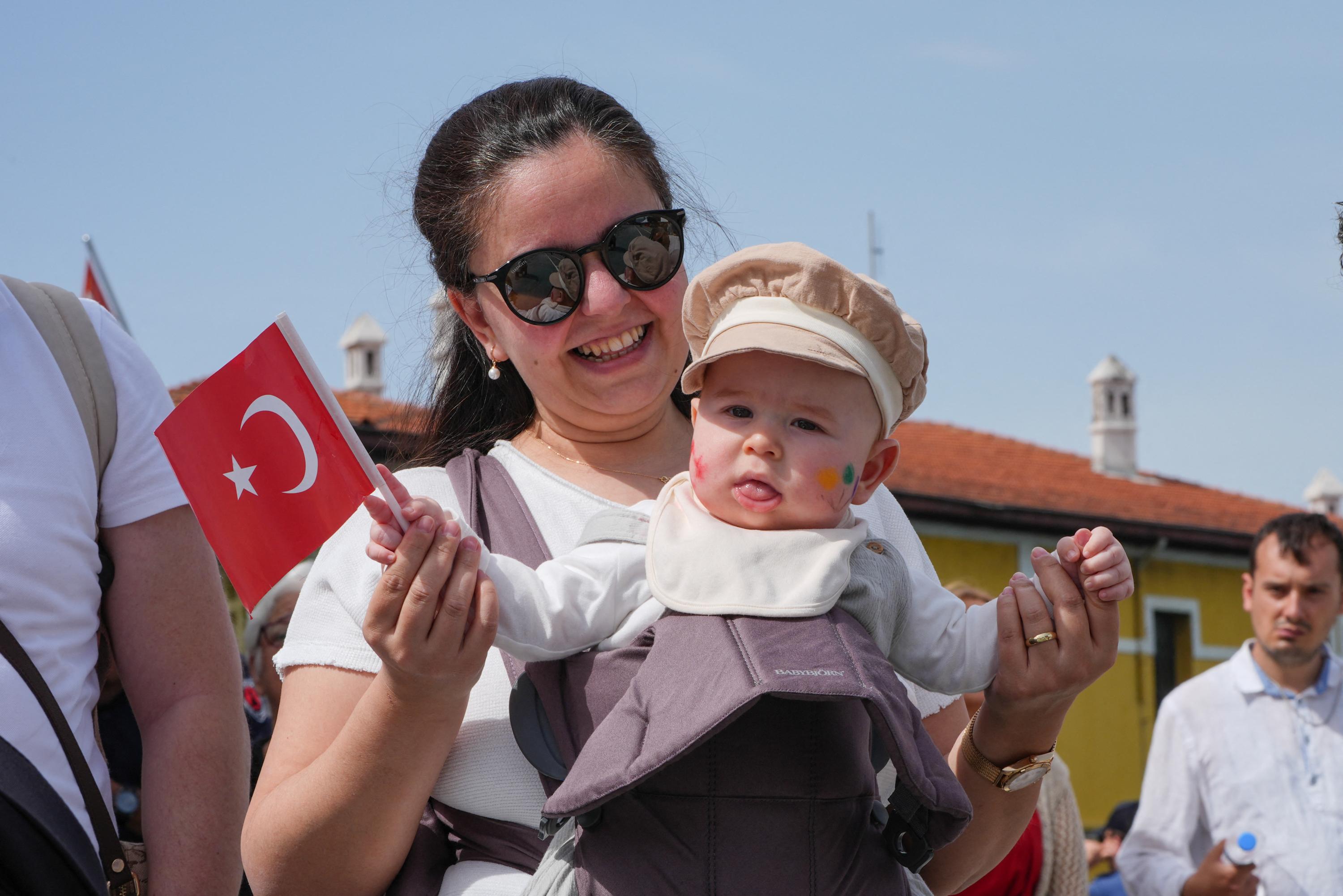 «J'ai fait une fausse couche. Nous étions soulagés»: pourquoi l'enfant unique devient la norme en Turquie