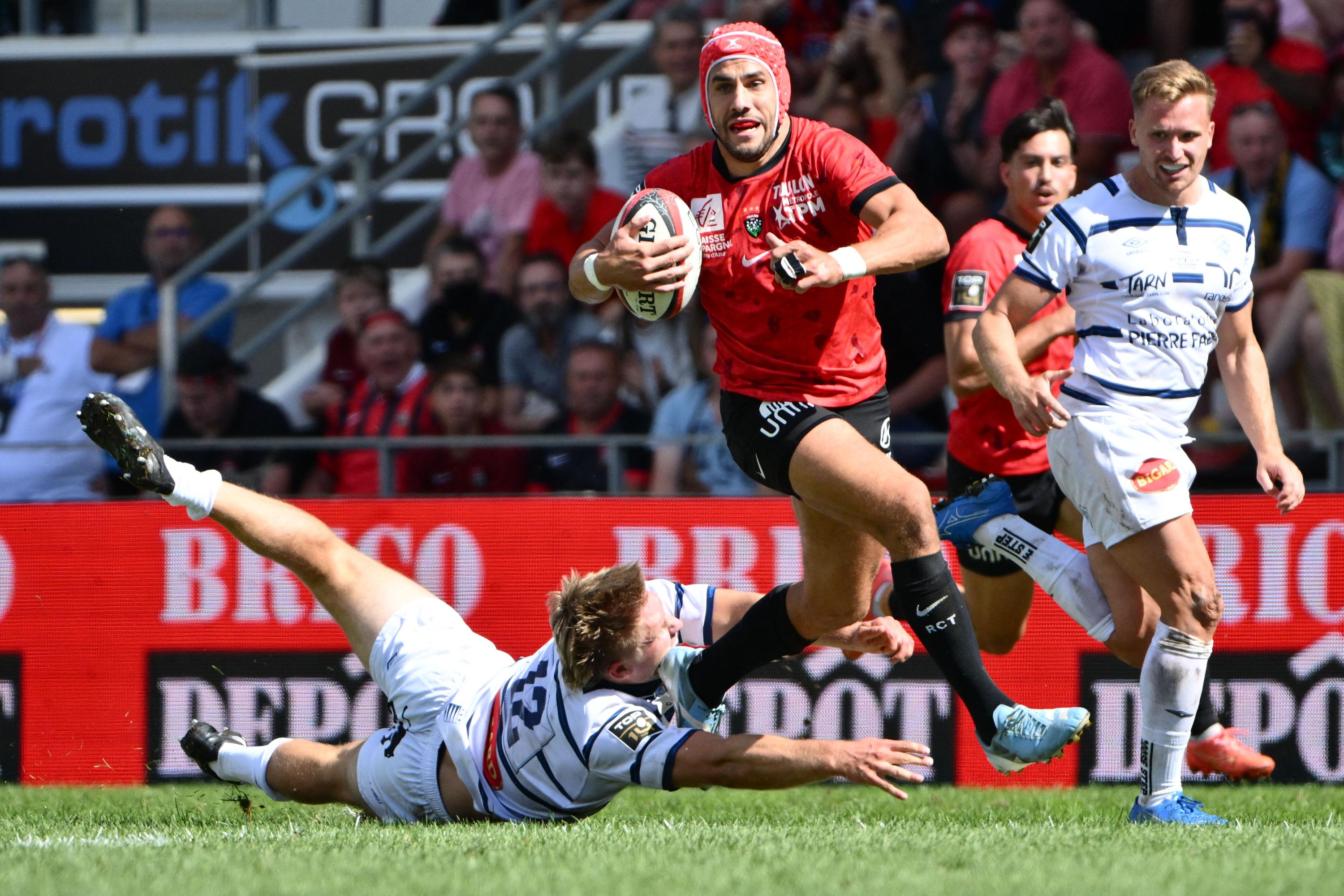 Top 14 : sur le fil et longtemps mené, Toulon renverse Castres